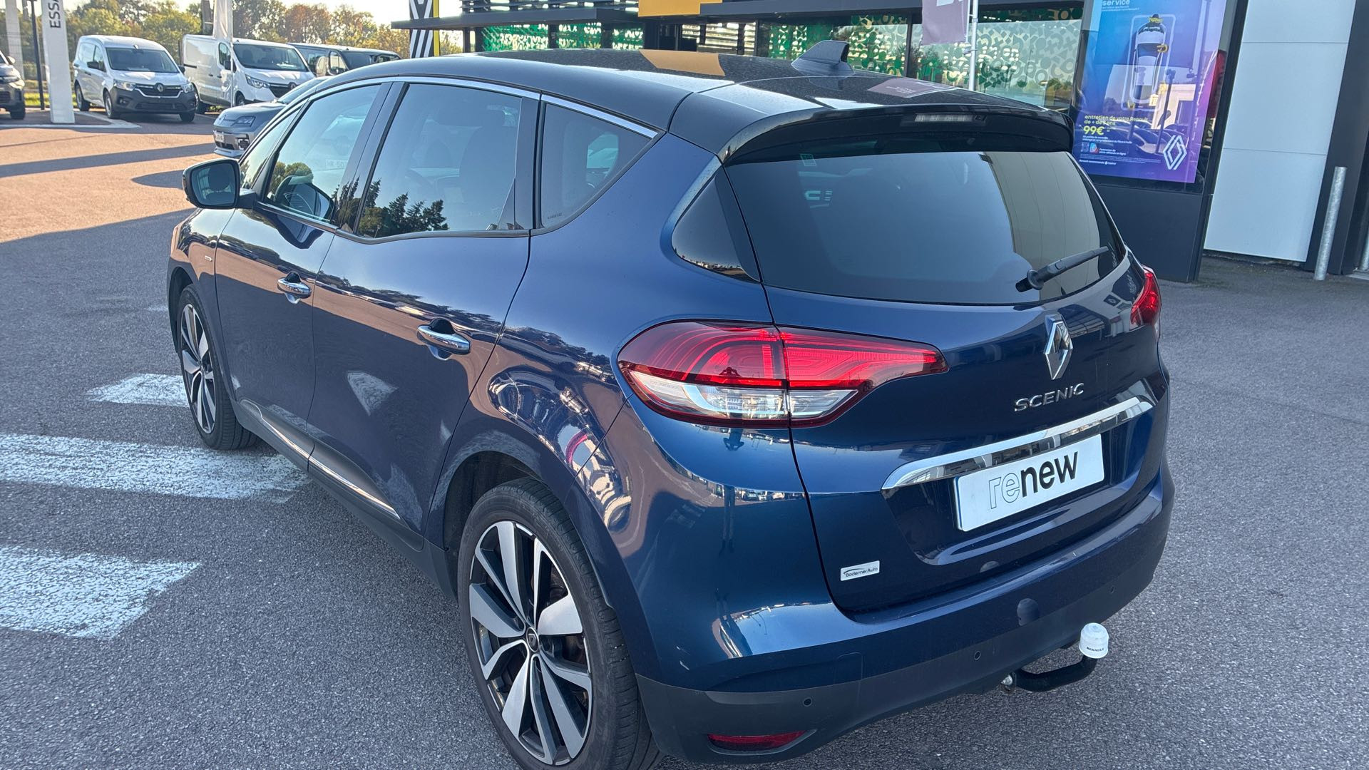 Vente en ligne Renault Scenic 4 Scenic Blue dCi 120 EDC au prix de 14 590 €
