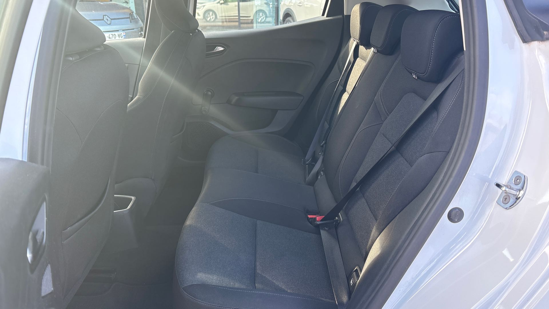 Vente en ligne Renault Clio 5 Clio TCe 90 - 21N au prix de 12 790 €