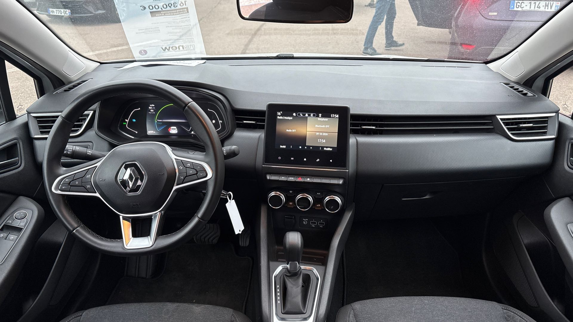 Vente en ligne Renault Clio 5 Clio E-Tech full hybrid 145 au prix de 16 390 €