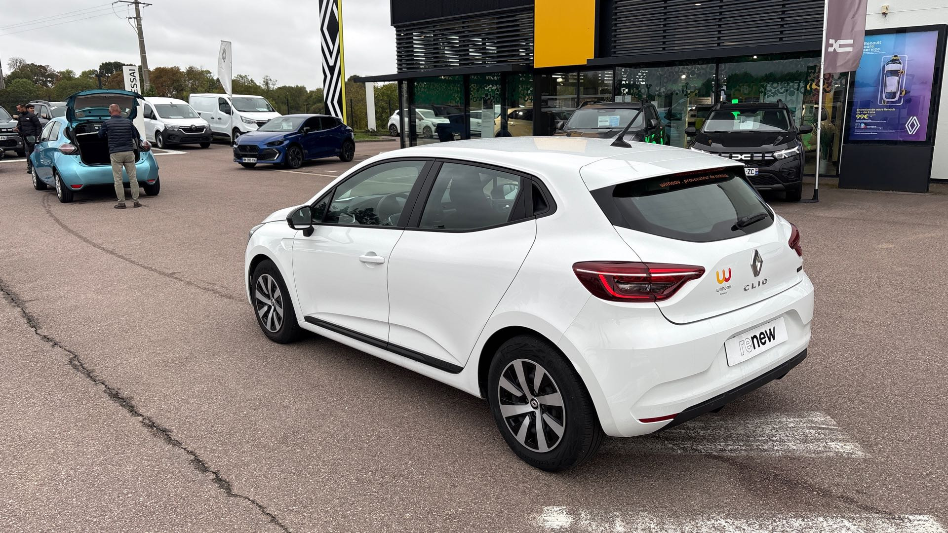 Vente en ligne Renault Clio 5 Clio E-Tech full hybrid 145 au prix de 16 390 €
