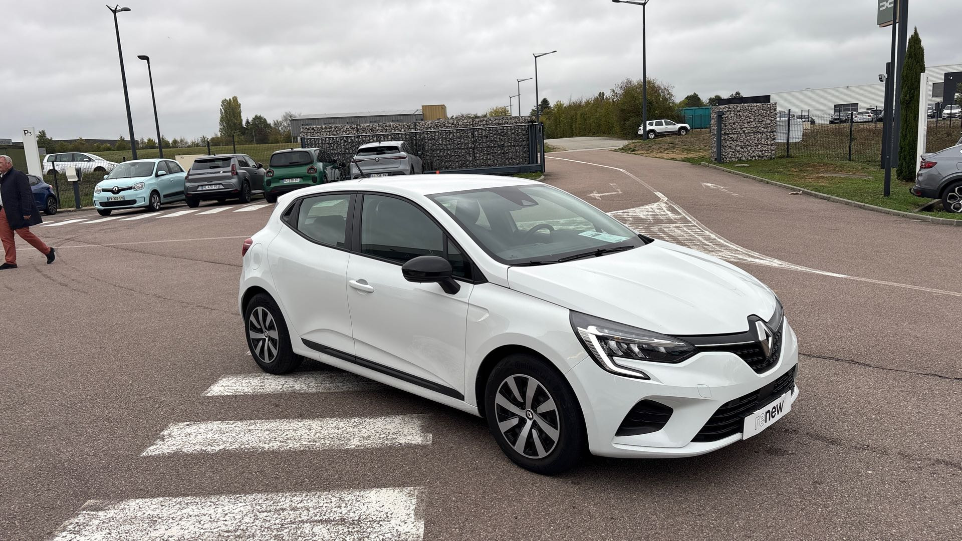 Vente en ligne Renault Clio 5 Clio E-Tech full hybrid 145 au prix de 16 390 €