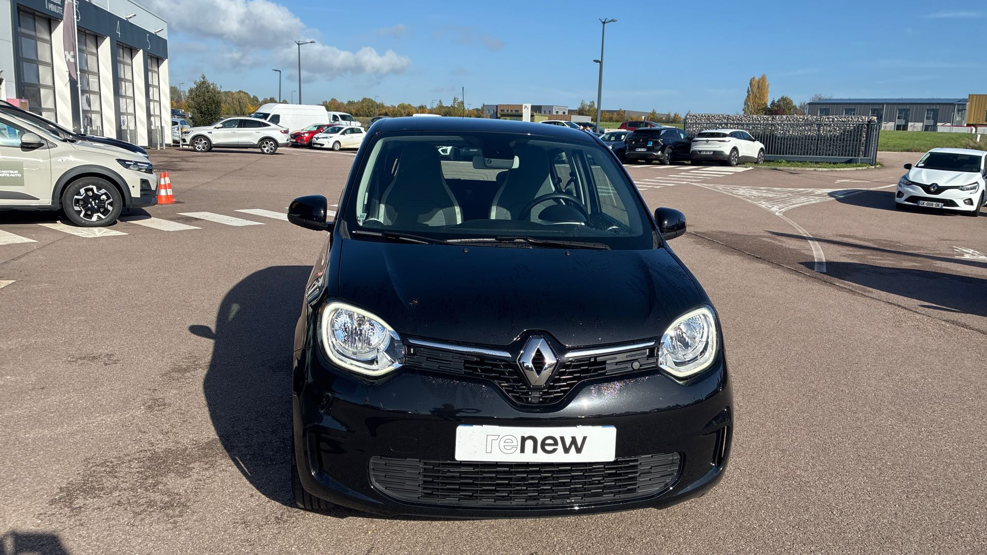Vente en ligne Renault Twingo Electrique Twingo III E-Tech au prix de 13 990 €