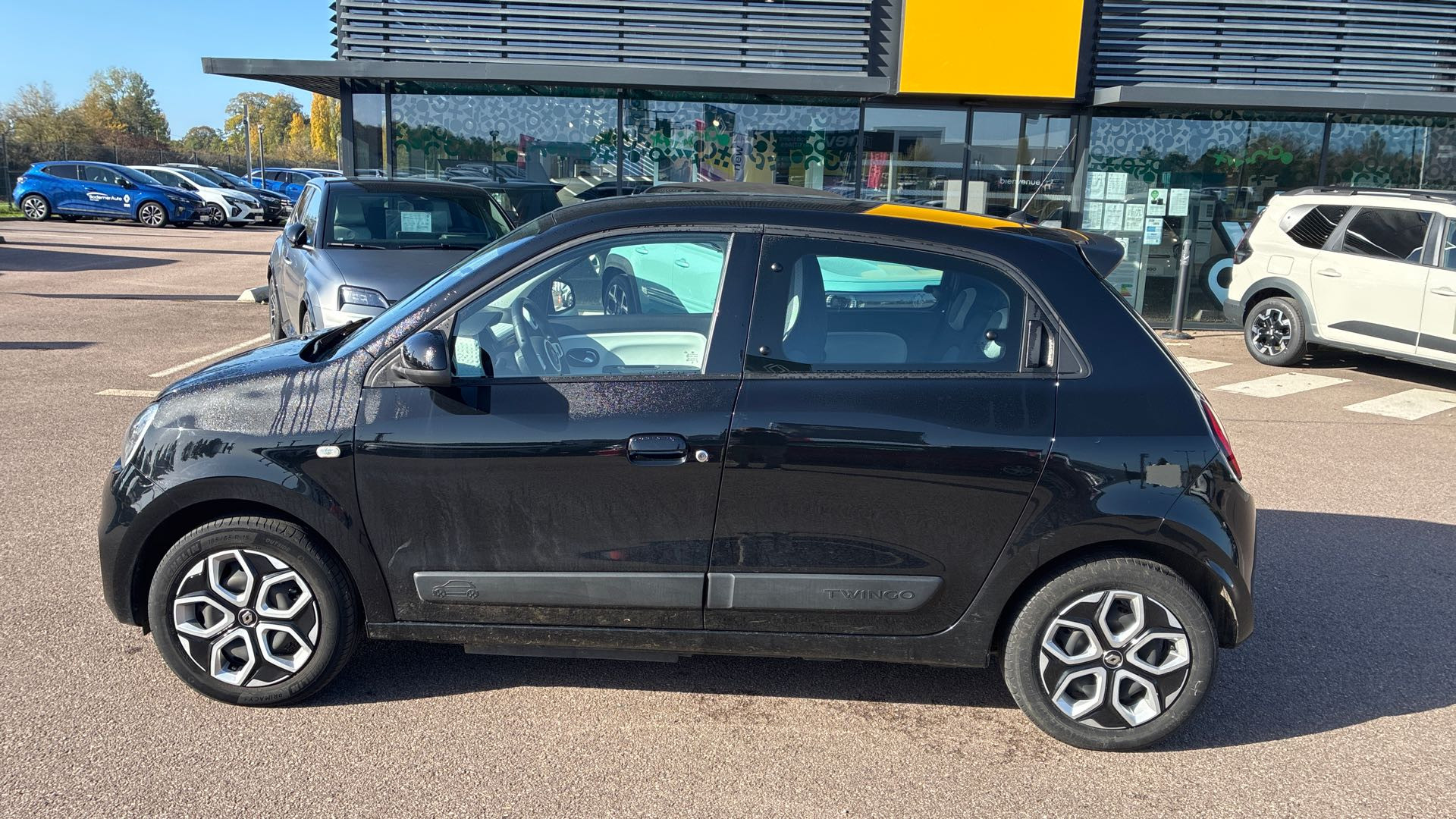 Vente en ligne Renault Twingo Electrique Twingo III E-Tech au prix de 13 990 €