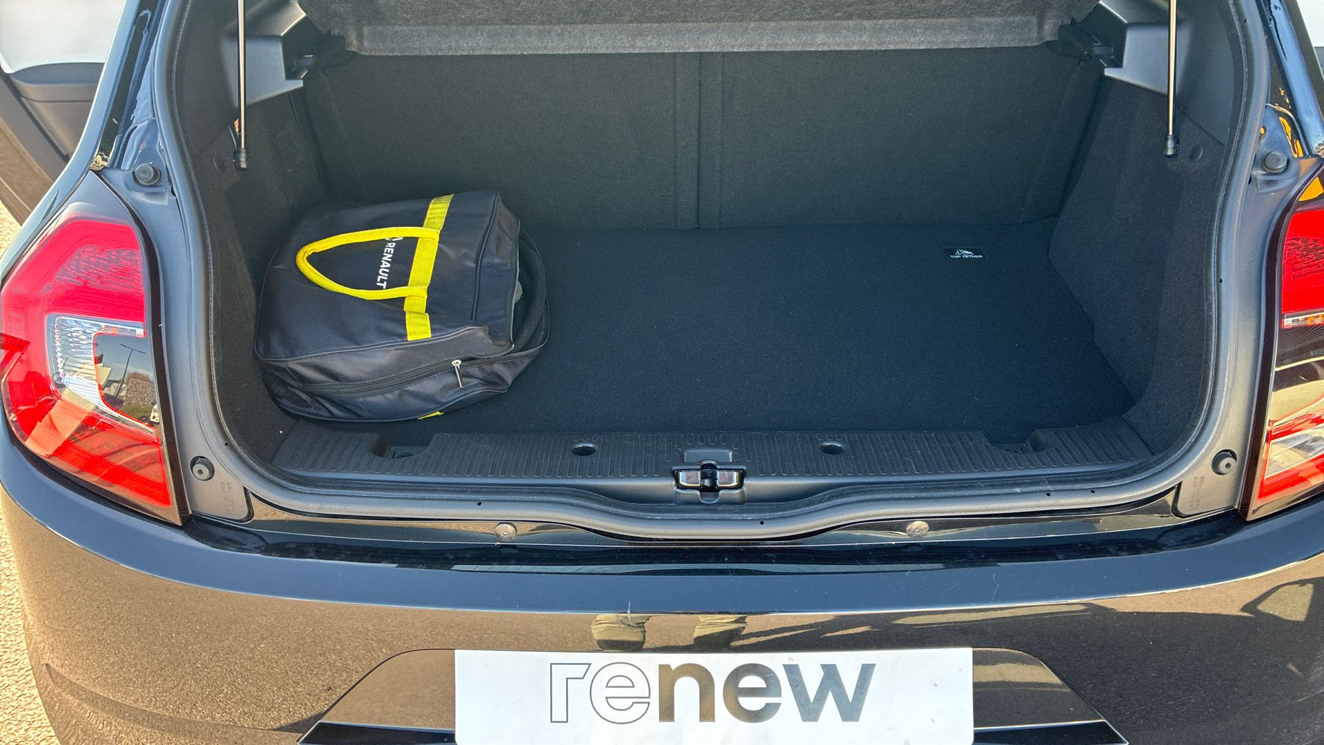 Vente en ligne Renault Twingo Electrique Twingo III E-Tech au prix de 13 990 €