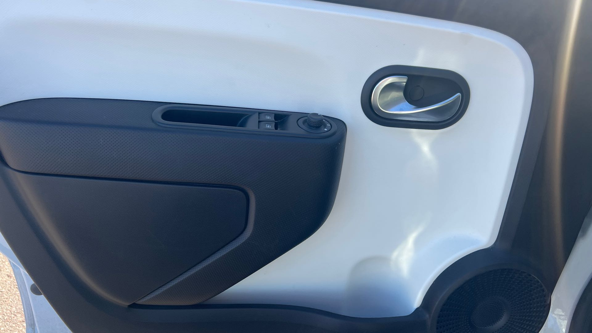 Vente en ligne Renault Twingo 3  SCe 65 - 21 au prix de 11 990 €