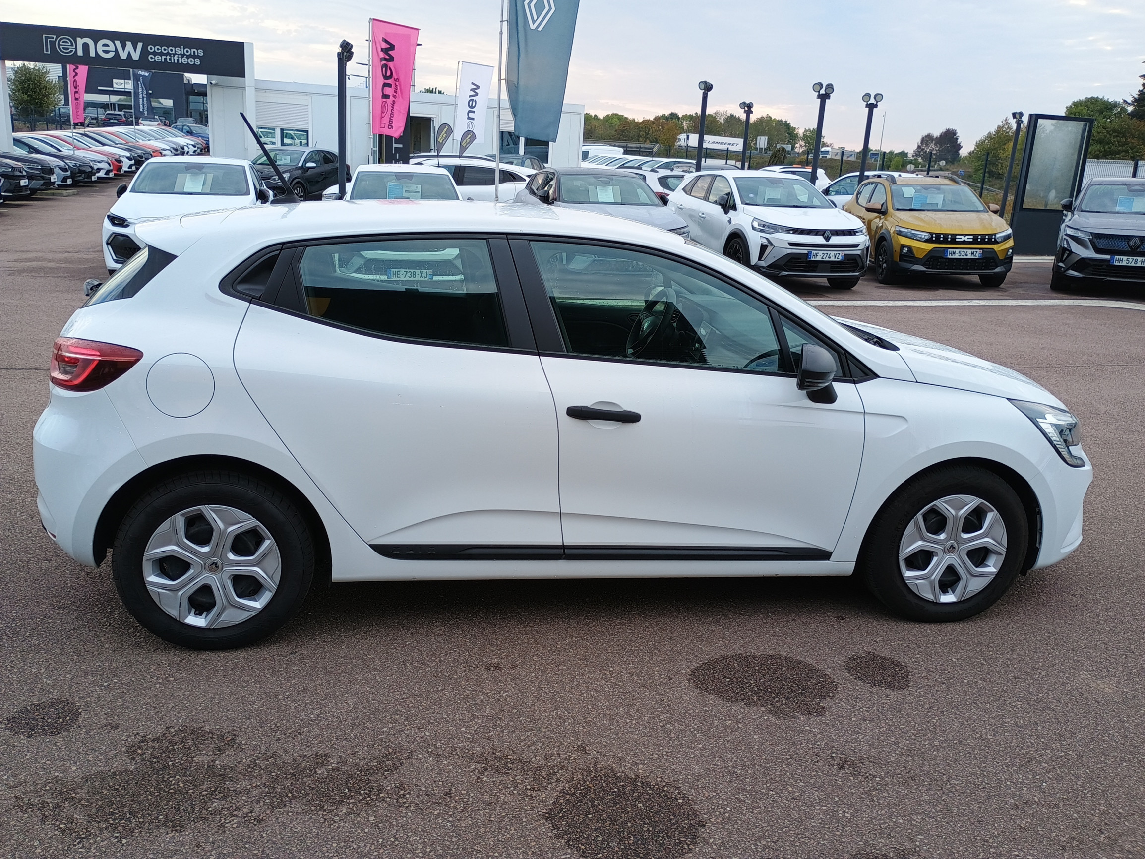 Vente en ligne Renault Clio 5 Clio SCe 65 - 21N au prix de 11 990 €