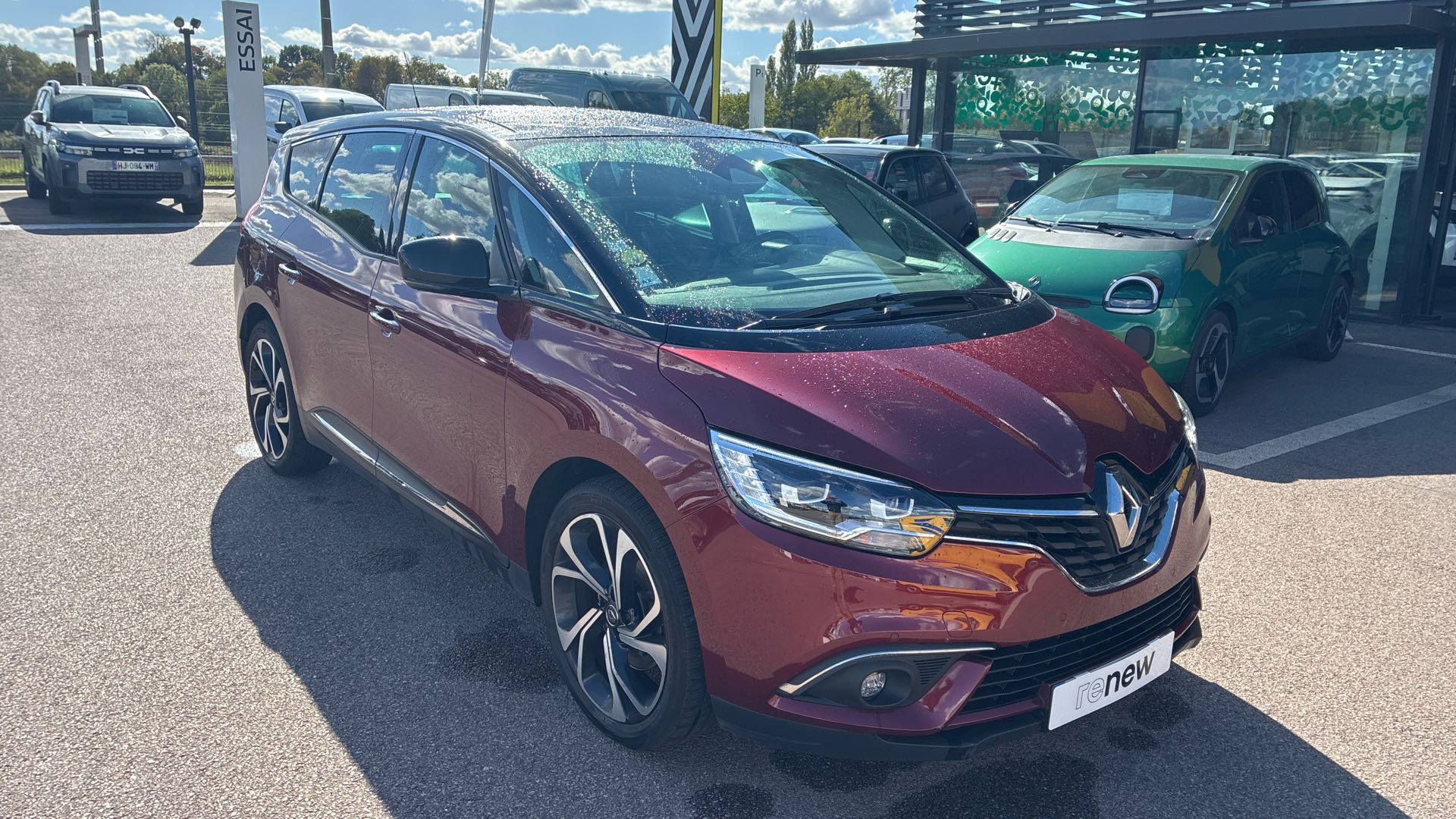 Vente en ligne Renault Grand Scenic 4 Grand Scenic Blue dCi 120 EDC au prix de 16 490 €
