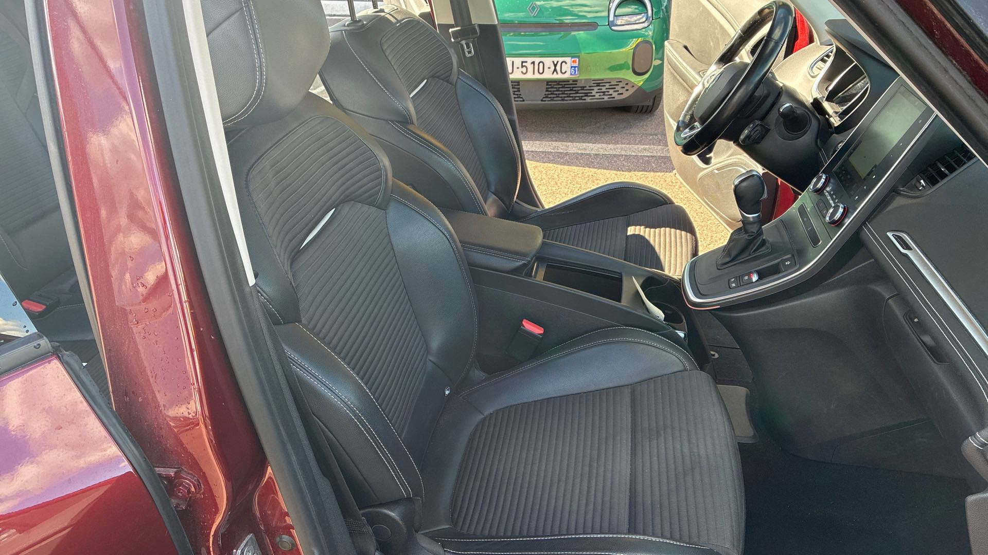 Vente en ligne Renault Grand Scenic 4 Grand Scenic Blue dCi 120 EDC au prix de 16 490 €