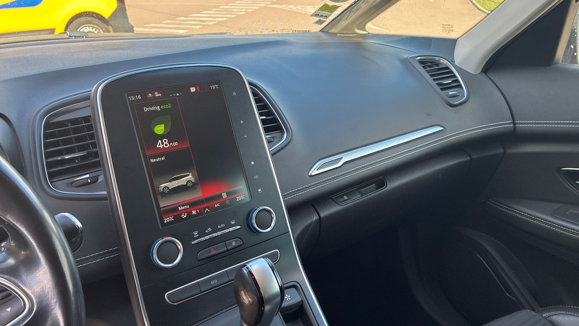 Vente en ligne Renault Grand Scenic 4 Grand Scenic Blue dCi 120 EDC au prix de 16 490 €