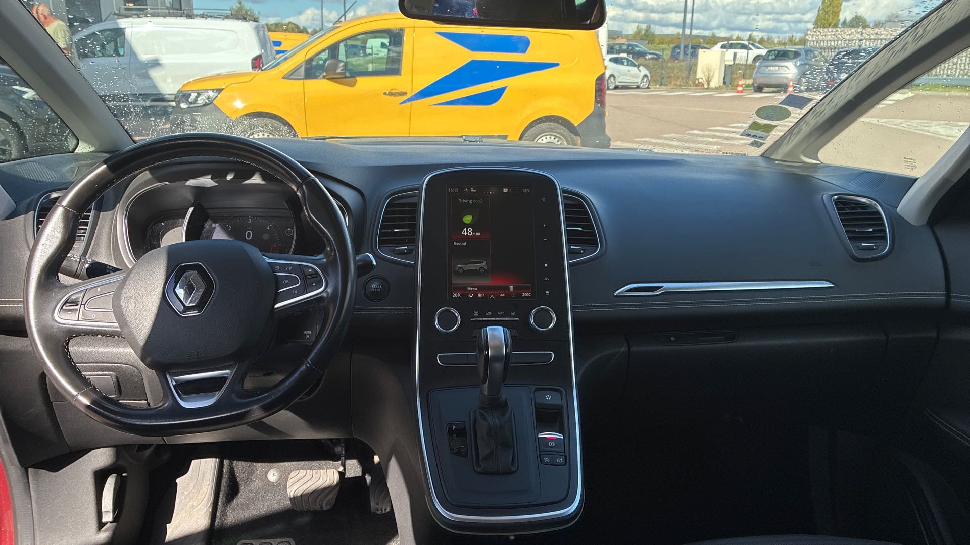 Vente en ligne Renault Grand Scenic 4 Grand Scenic Blue dCi 120 EDC au prix de 16 490 €