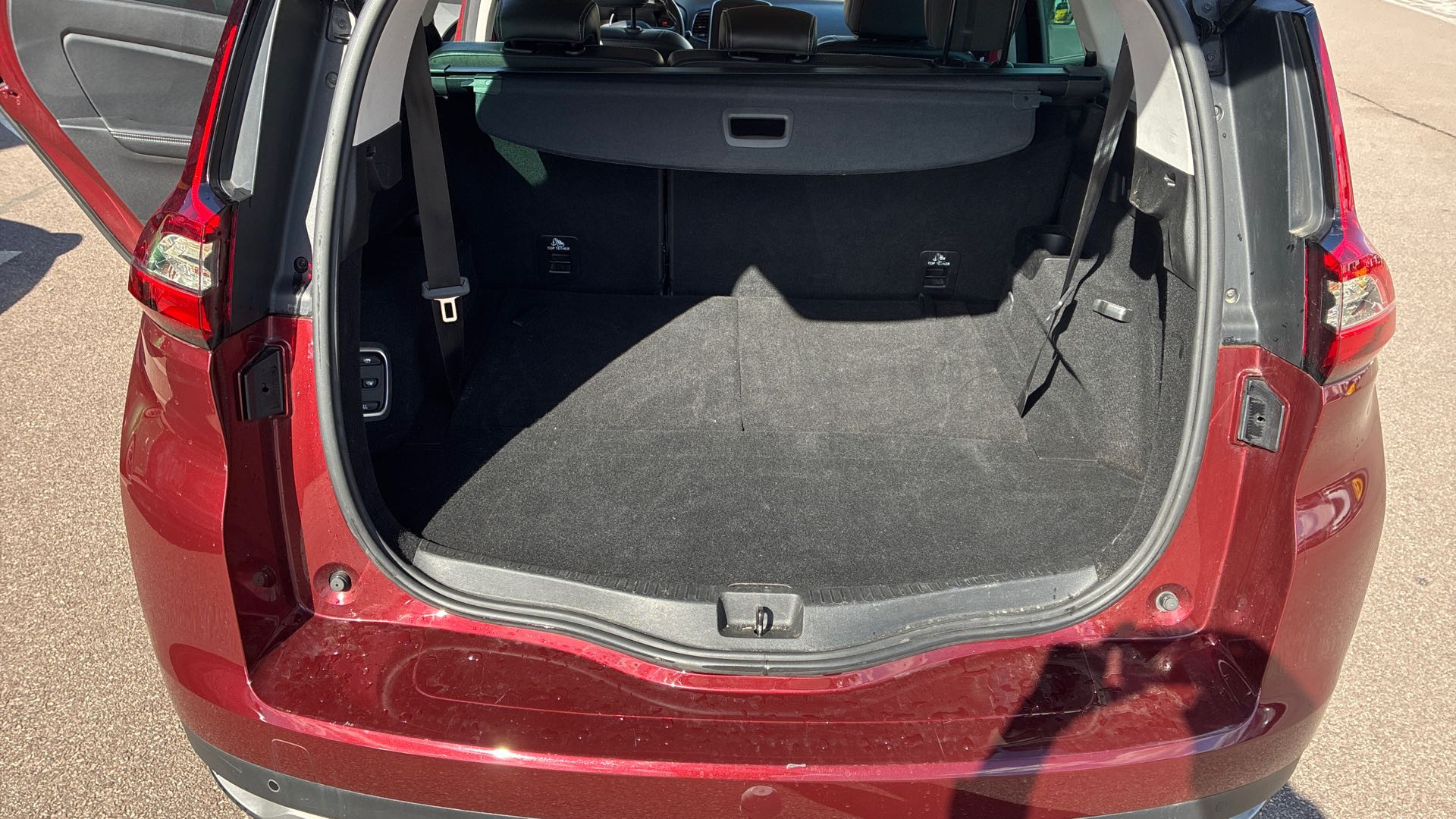 Vente en ligne Renault Grand Scenic 4 Grand Scenic Blue dCi 120 EDC au prix de 16 490 €