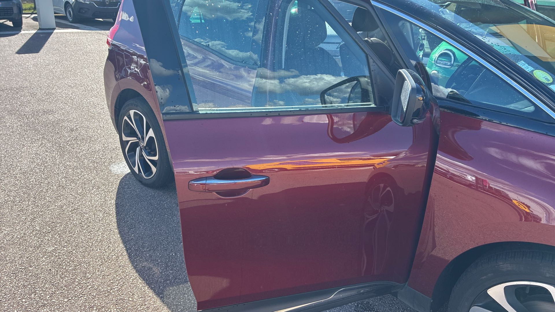 Vente en ligne Renault Grand Scenic 4 Grand Scenic Blue dCi 120 EDC au prix de 16 490 €