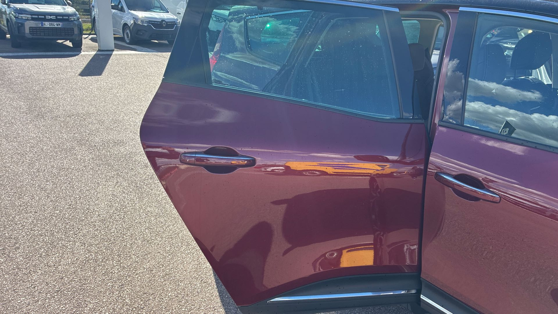 Vente en ligne Renault Grand Scenic 4 Grand Scenic Blue dCi 120 EDC au prix de 16 490 €