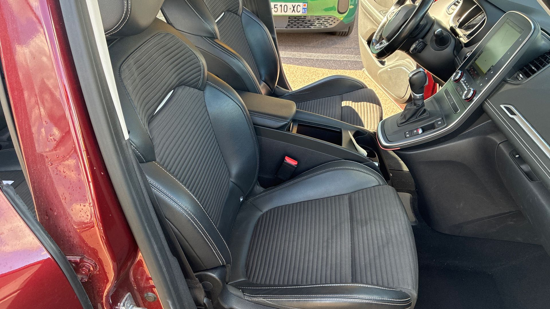 Vente en ligne Renault Grand Scenic 4 Grand Scenic Blue dCi 120 EDC au prix de 16 490 €