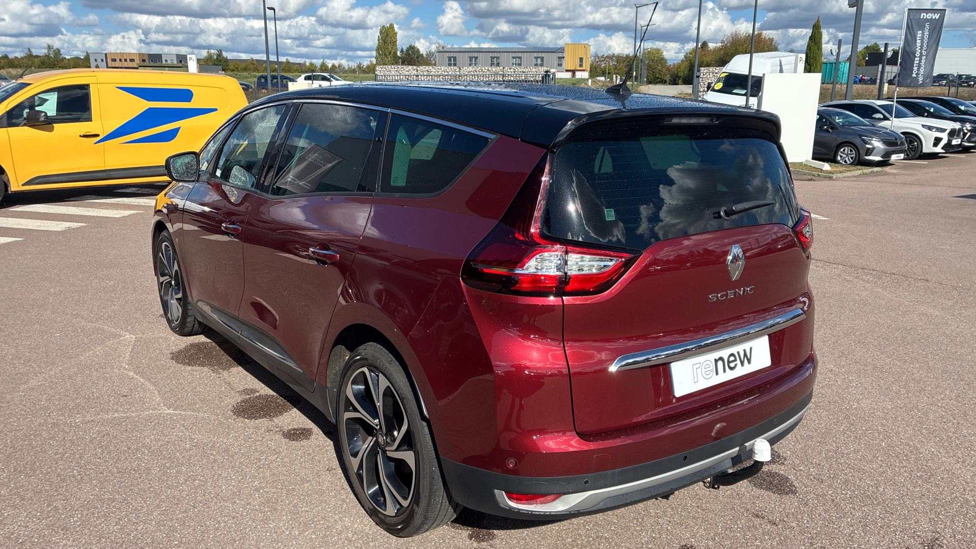 Vente en ligne Renault Grand Scenic 4 Grand Scenic Blue dCi 120 EDC au prix de 16 490 €