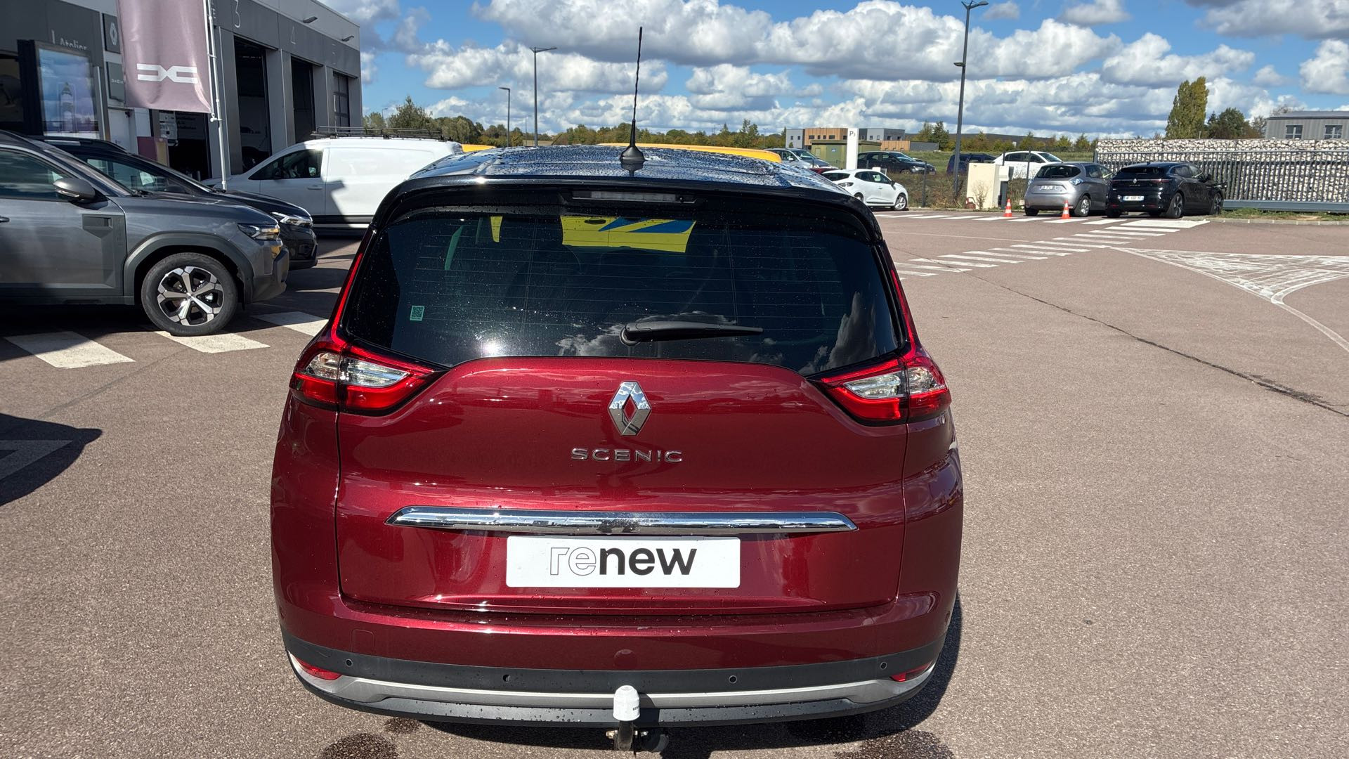Vente en ligne Renault Grand Scenic 4 Grand Scenic Blue dCi 120 EDC au prix de 16 490 €