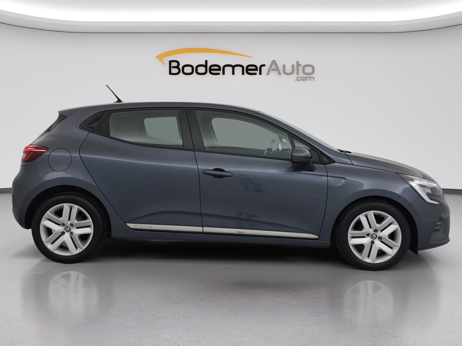 Vente en ligne Renault Clio 5 Clio TCe 100 GPL - 21N au prix de 13 990 €