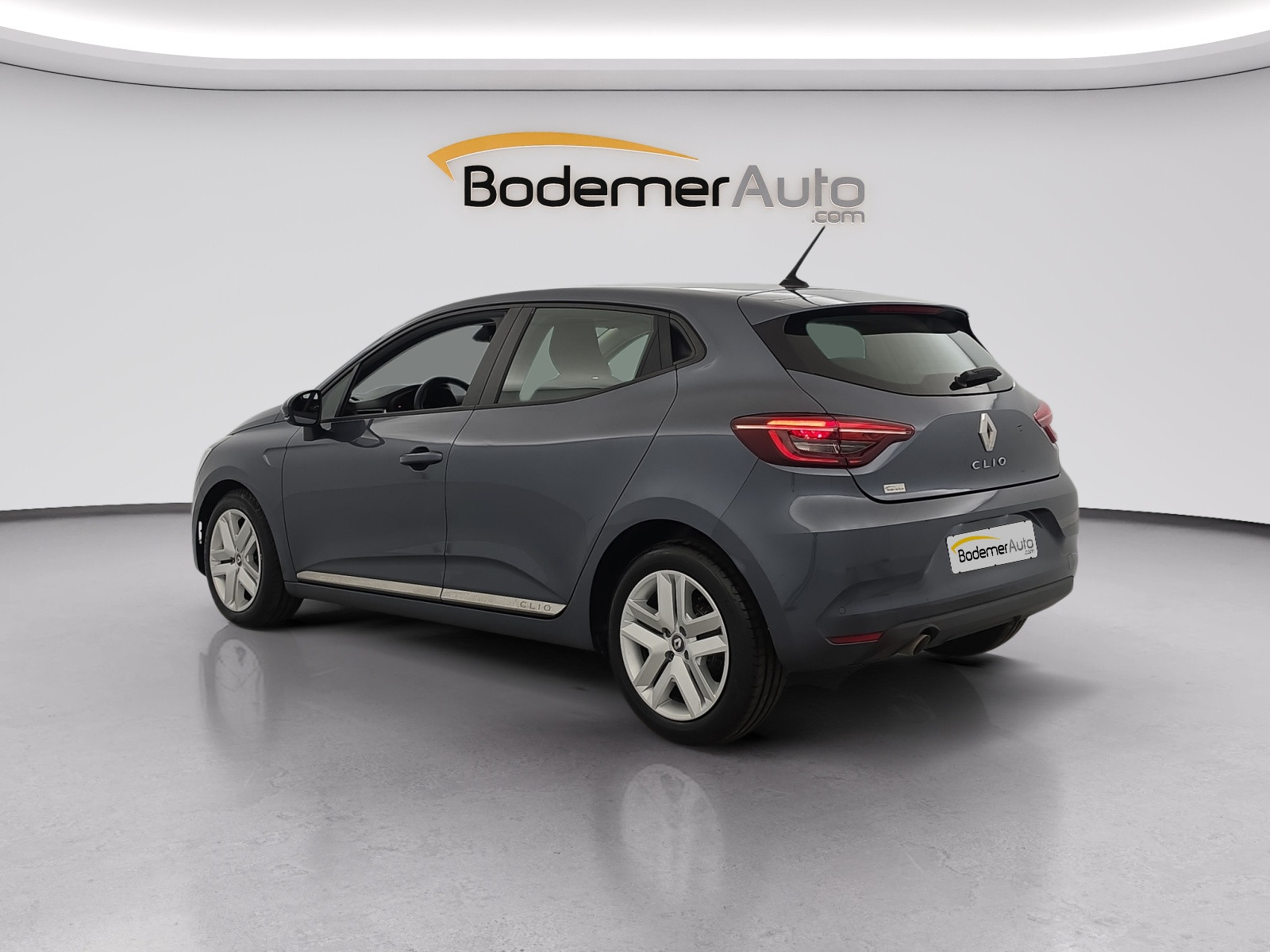 Vente en ligne Renault Clio 5 Clio TCe 100 GPL - 21N au prix de 13 990 €