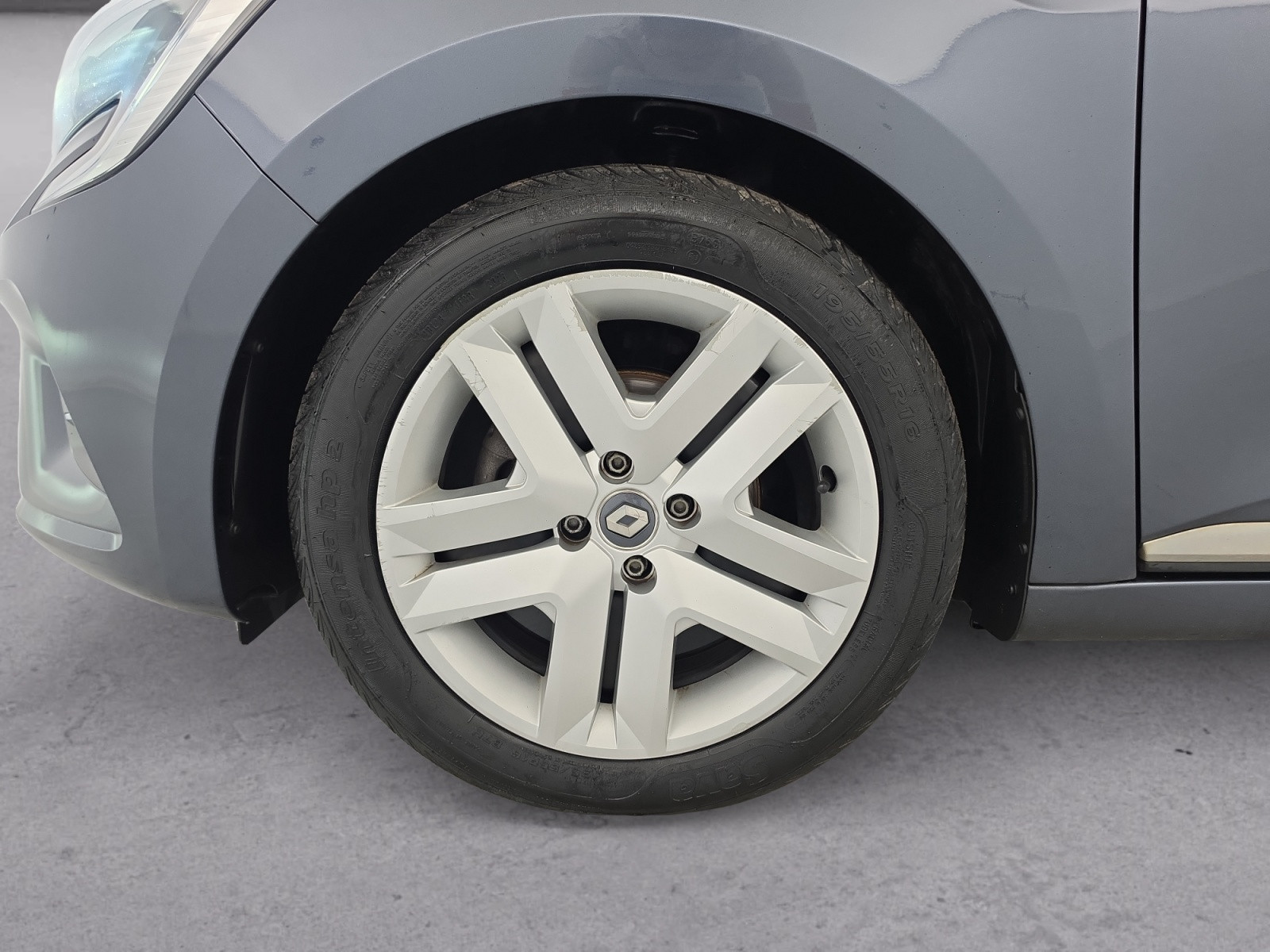 Vente en ligne Renault Clio 5 Clio TCe 100 GPL - 21N au prix de 13 990 €