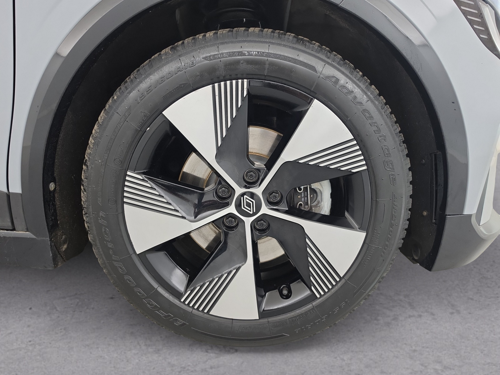 Vente en ligne Renault Megane E-Tech  EV40 130ch standard charge au prix de 18 991 €