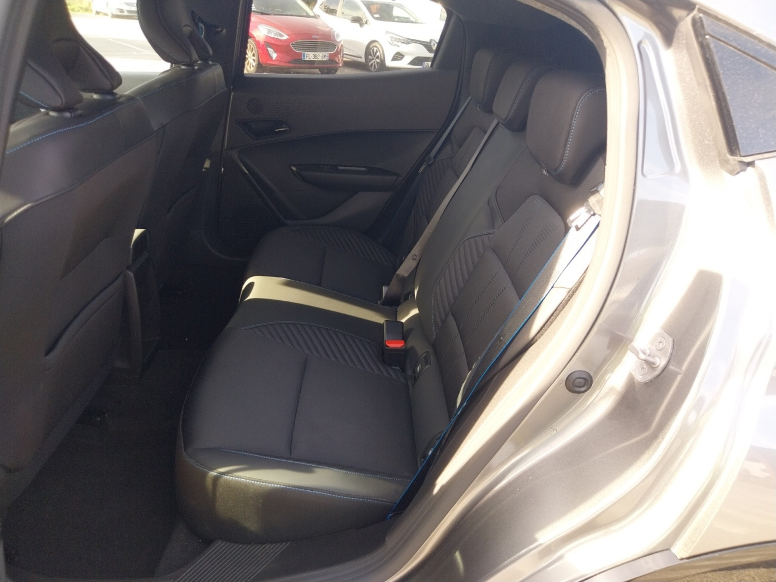 Vente en ligne Renault Clio 6 Clio E-Tech full hybrid 160 ch au prix de 28 990 €