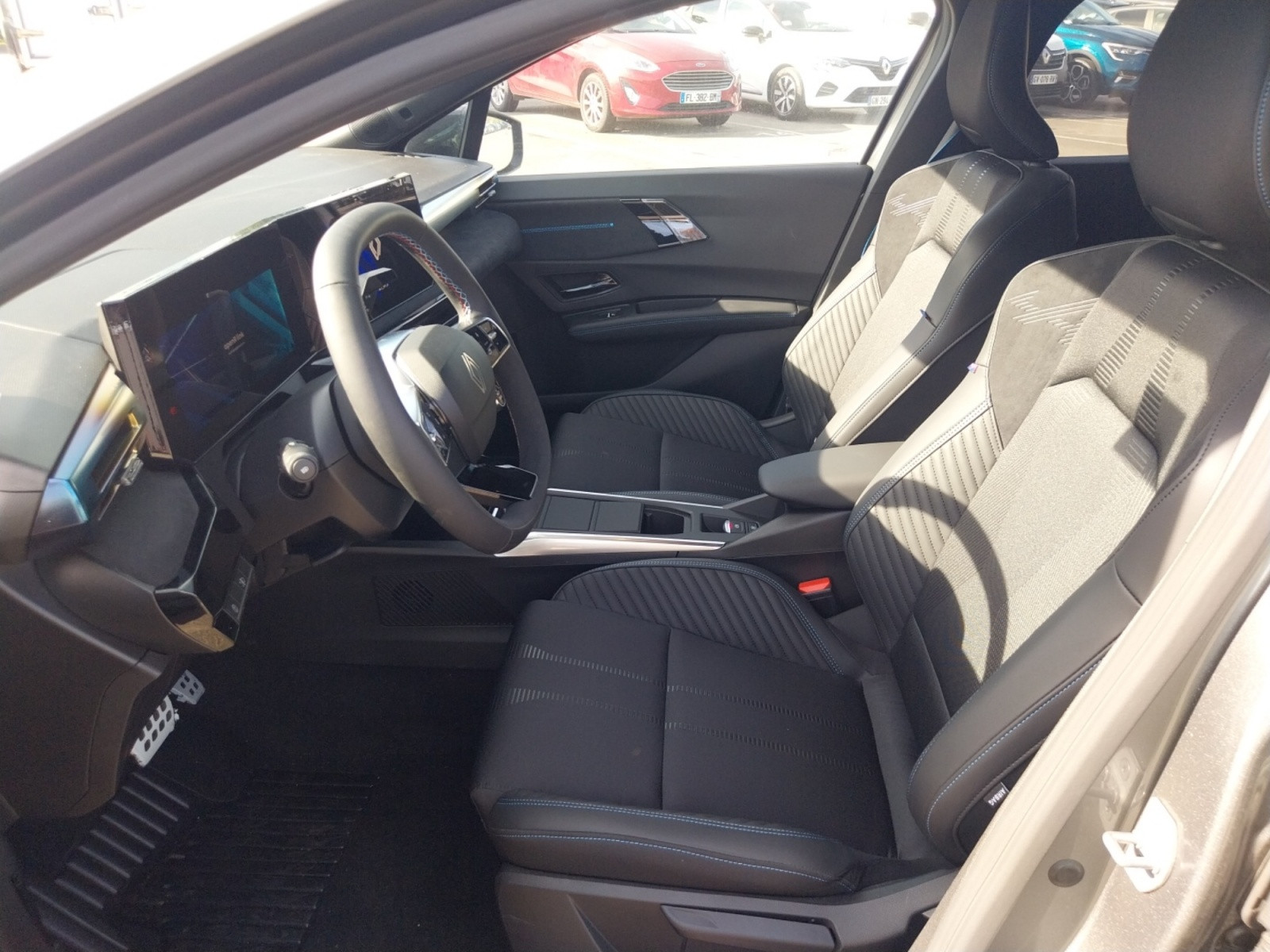 Vente en ligne Renault Clio 6 Clio E-Tech full hybrid 160 ch au prix de 28 990 €