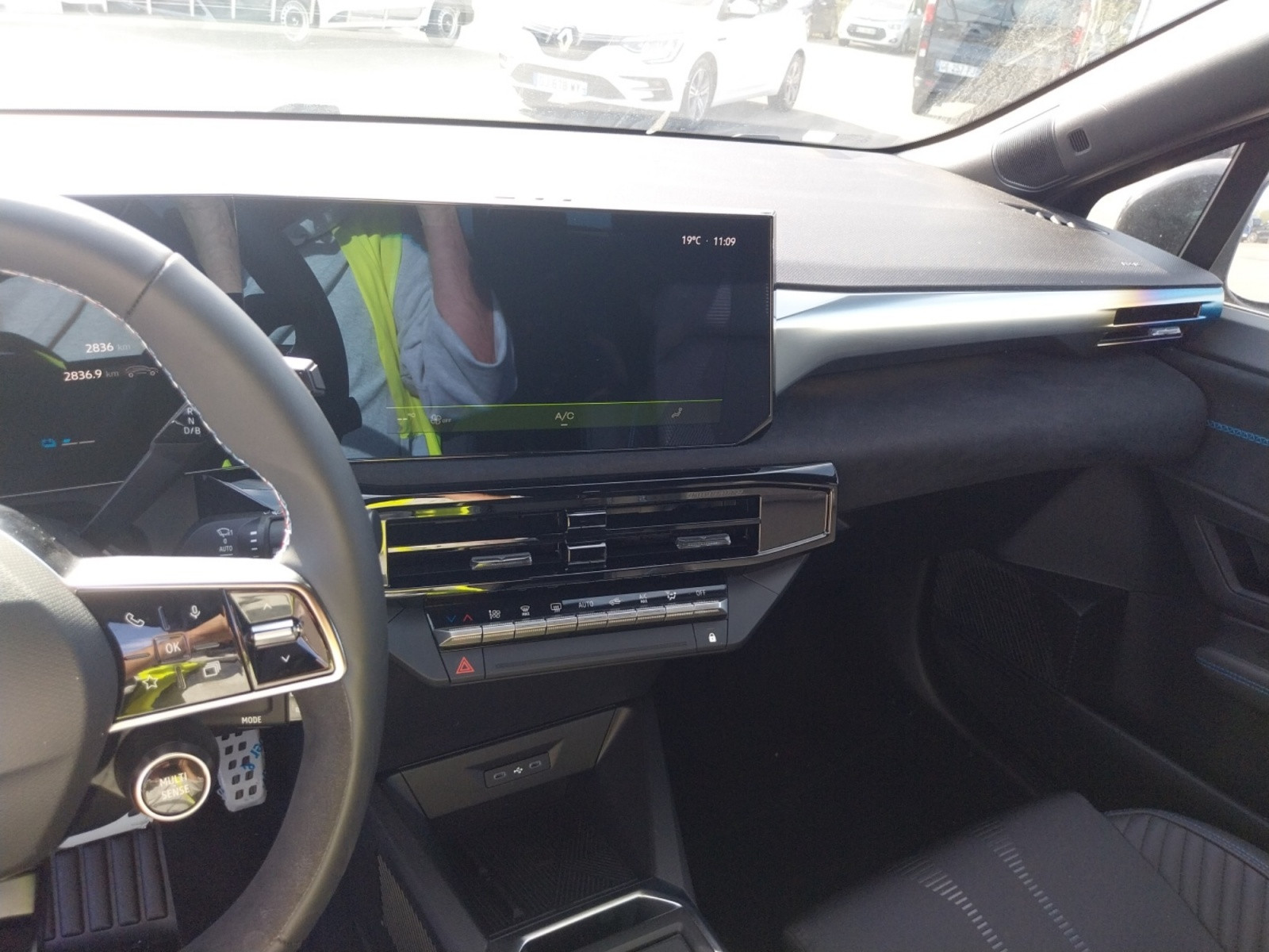 Vente en ligne Renault Clio 6 Clio E-Tech full hybrid 160 ch au prix de 28 990 €