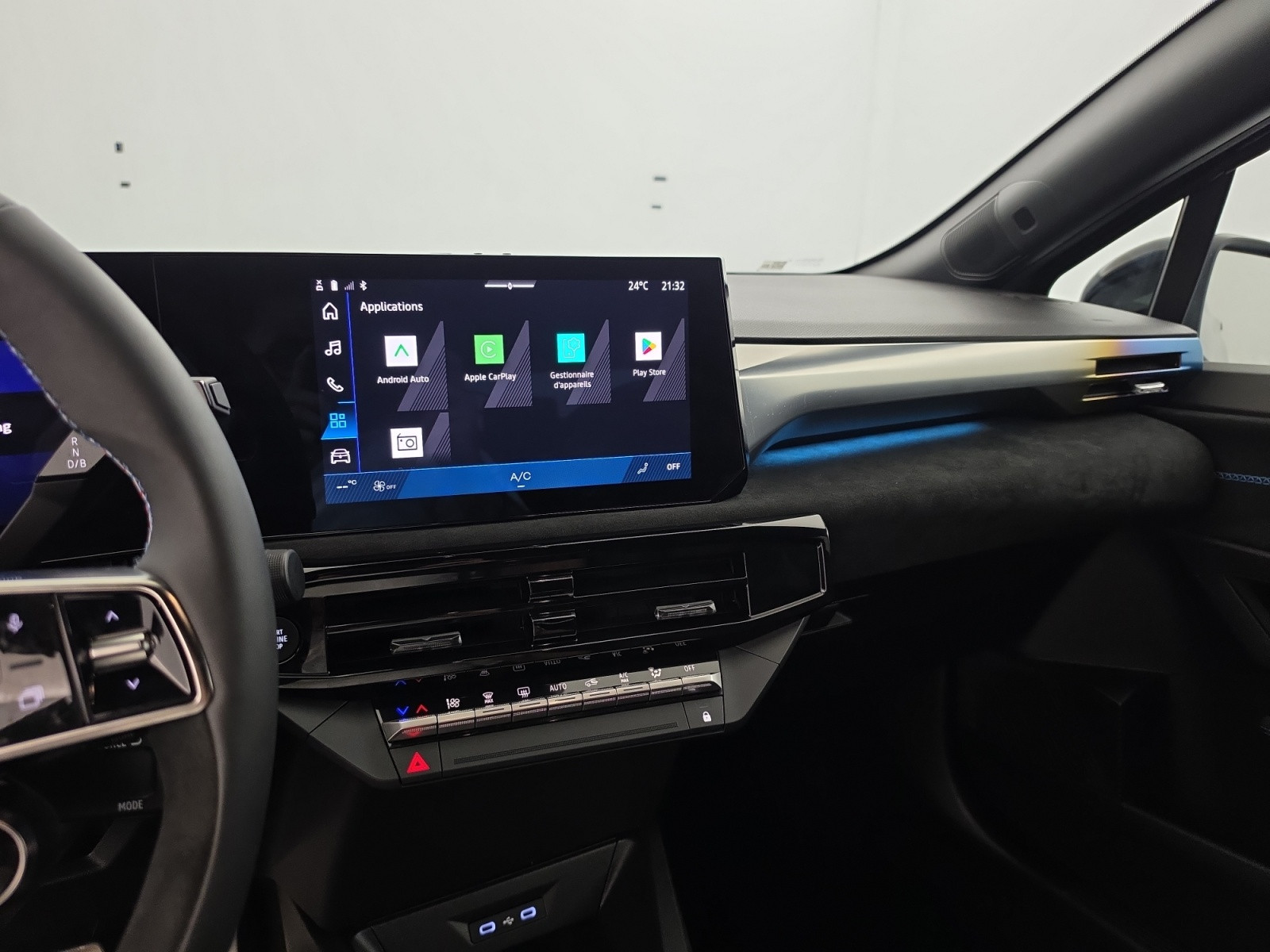 Vente en ligne Renault Clio 6 Clio E-Tech full hybrid 160 ch au prix de 28 990 €