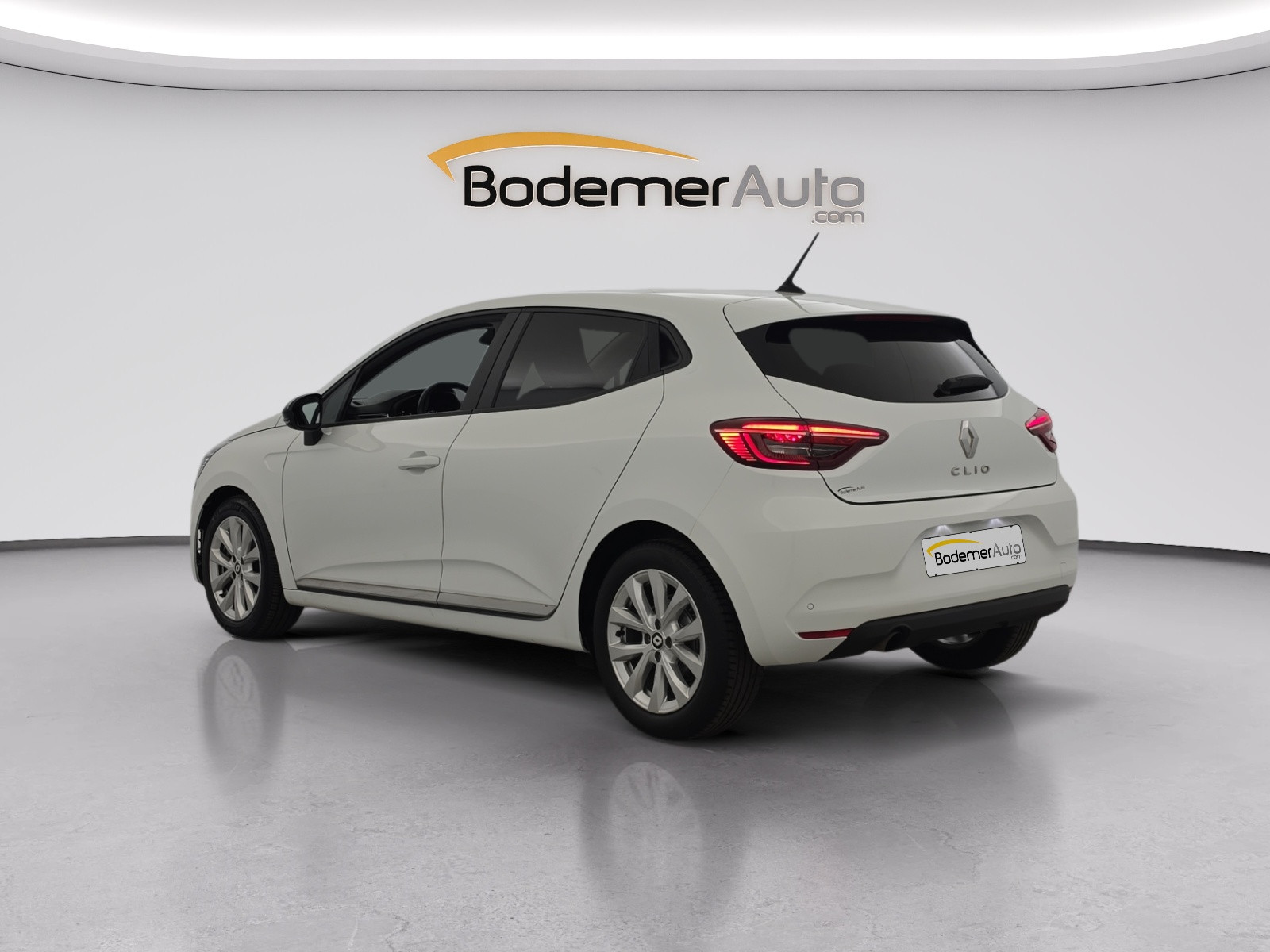 Vente en ligne Renault Clio 5 Clio Blue dCi 100 au prix de 13 490 €