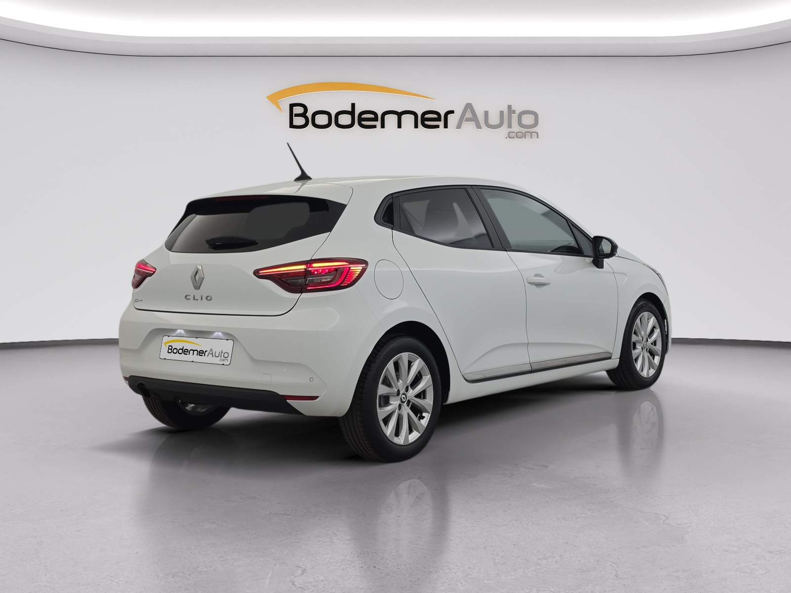 Vente en ligne Renault Clio 5 Clio Blue dCi 100 au prix de 13 490 €