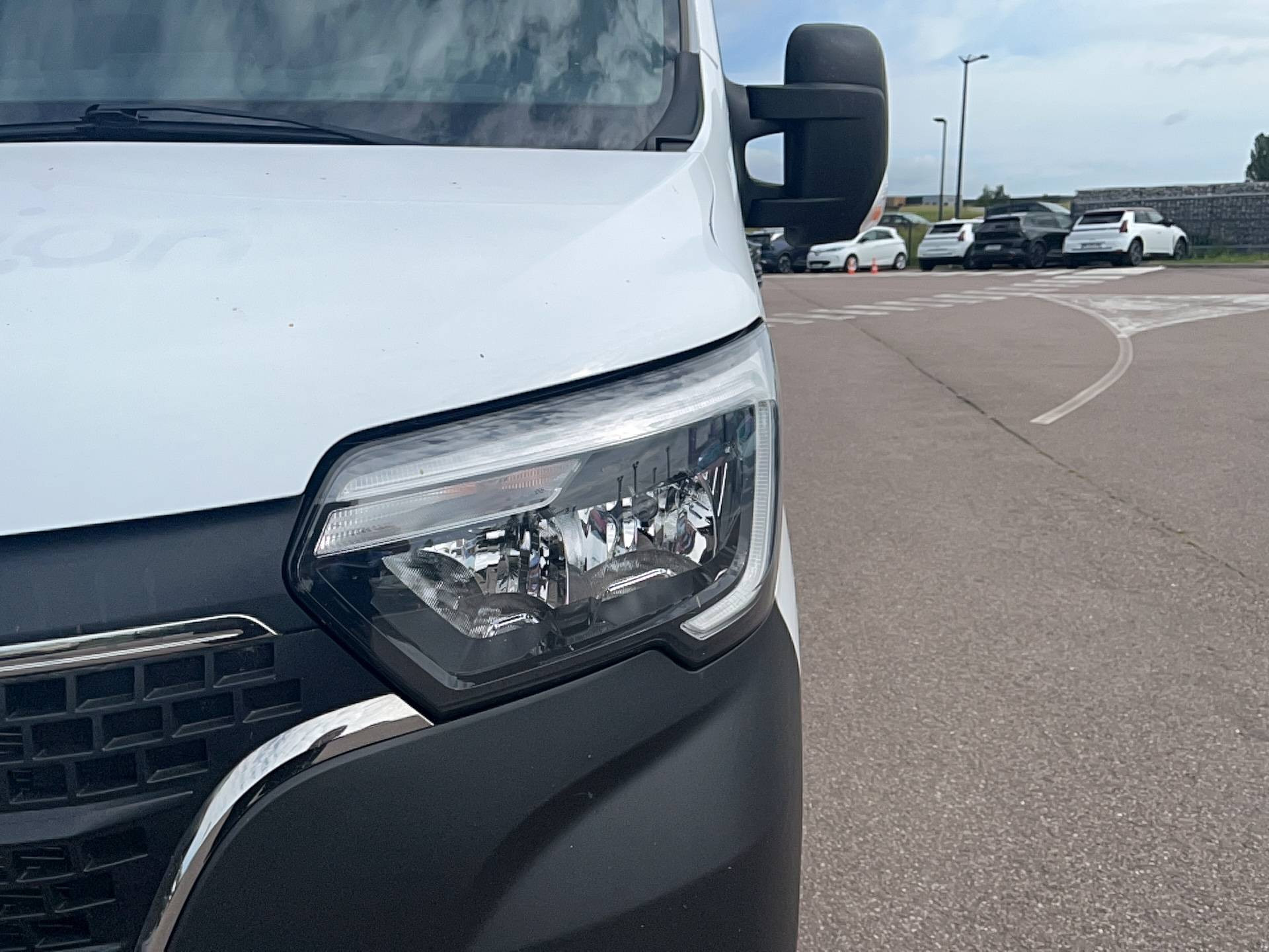 Vente en ligne Renault Master Fourgon MASTER FGN TRAC F3500 L2H2 BLUE DCI 135 au prix de 22 490 €