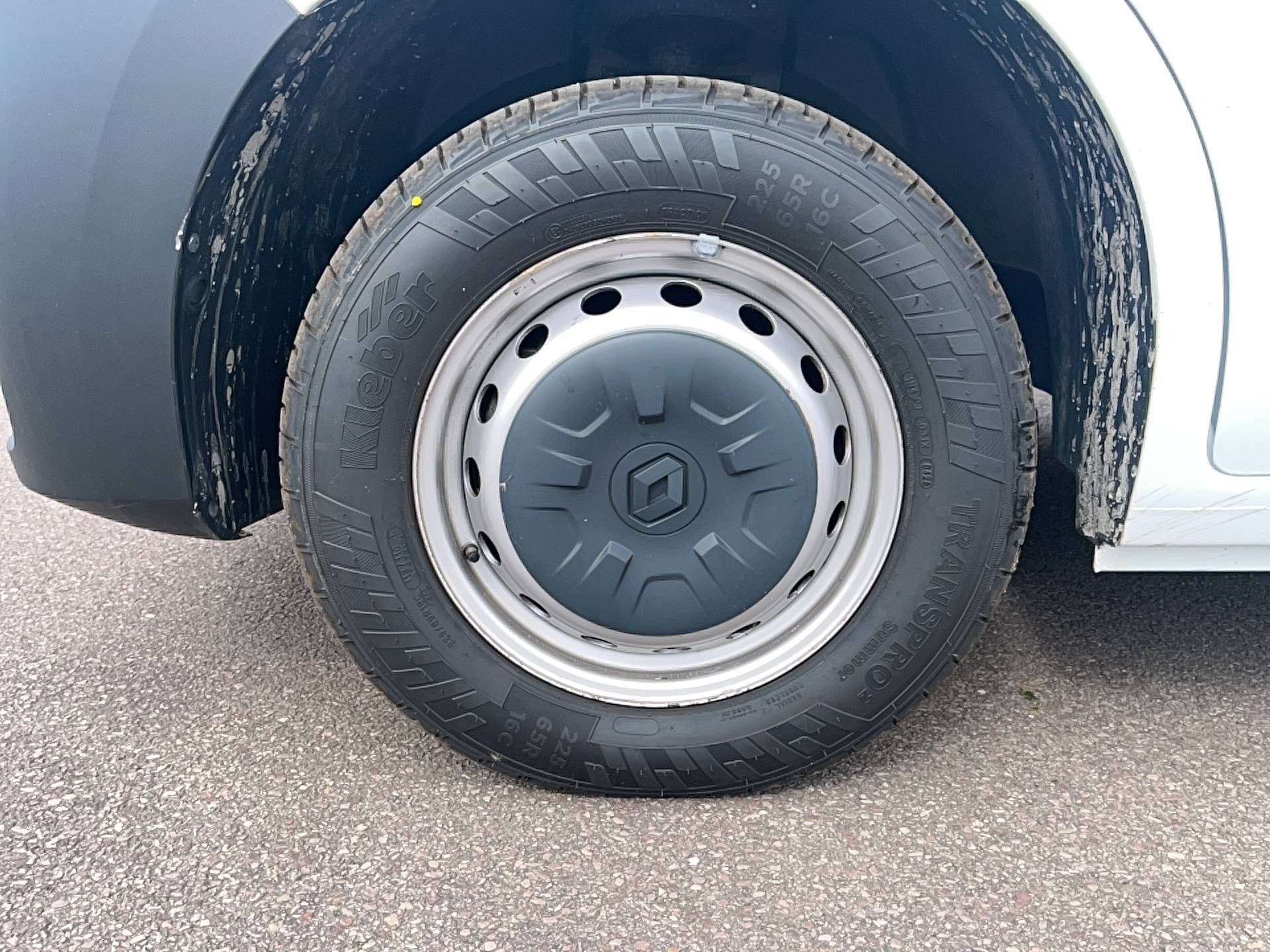 Vente en ligne Renault Master Fourgon MASTER FGN TRAC F3500 L2H2 BLUE DCI 135 au prix de 22 490 €