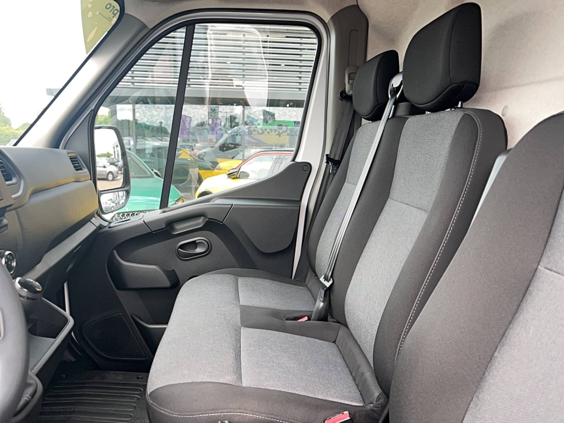 Vente en ligne Renault Master Fourgon MASTER FGN TRAC F3500 L2H2 BLUE DCI 135 au prix de 22 490 €