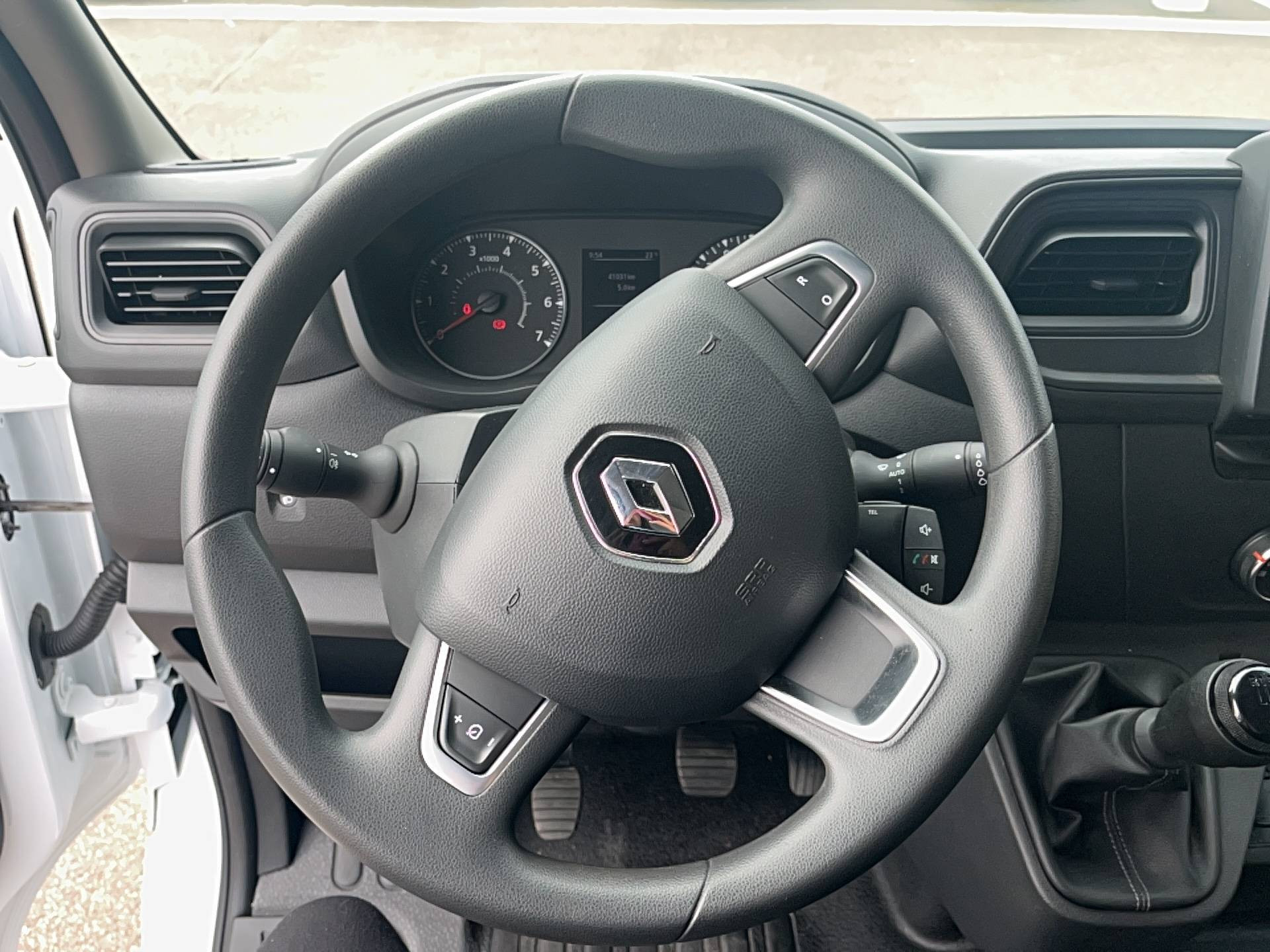 Vente en ligne Renault Master Fourgon MASTER FGN TRAC F3500 L2H2 BLUE DCI 135 au prix de 22 490 €