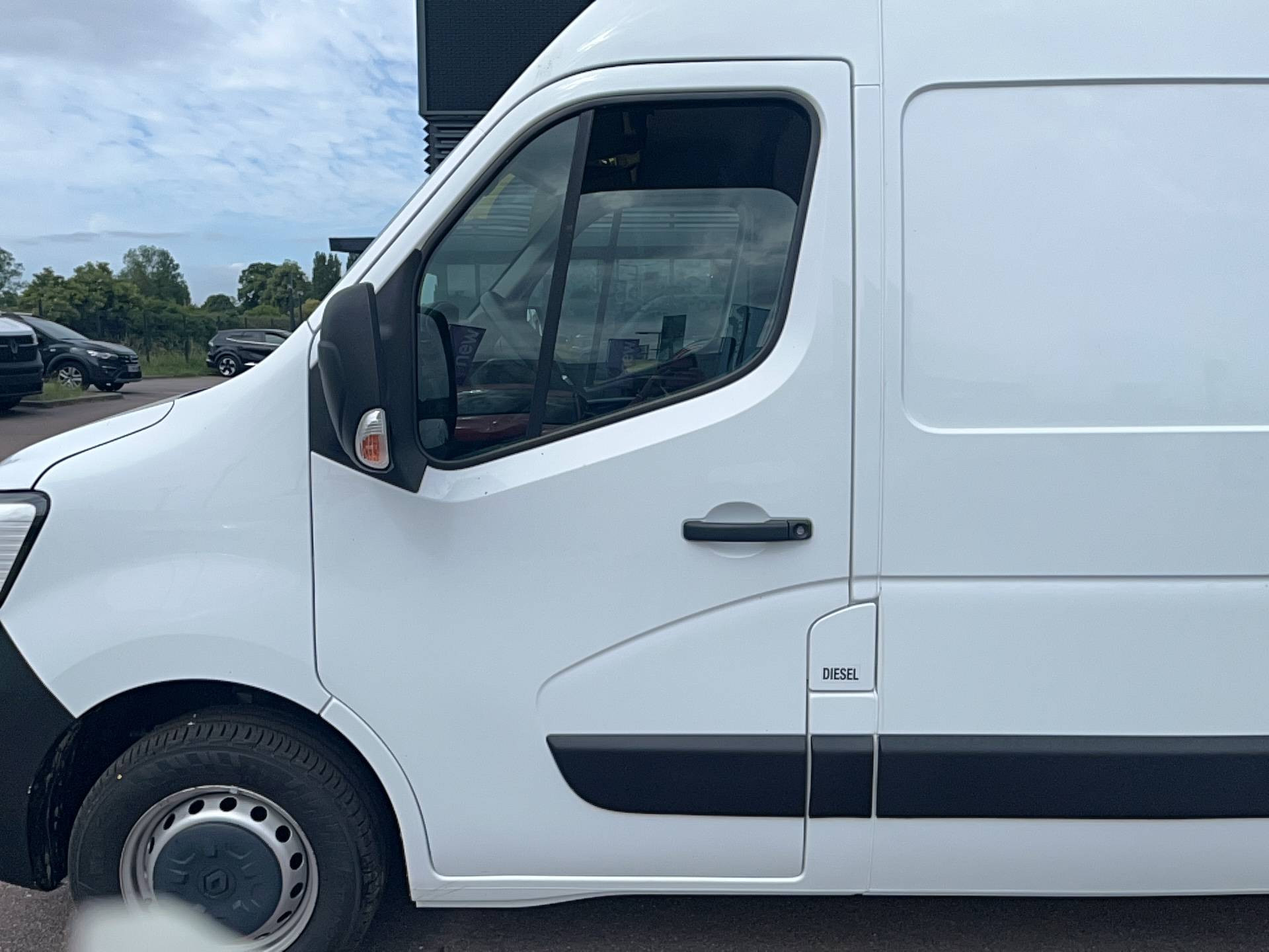 Vente en ligne Renault Master Fourgon MASTER FGN TRAC F3500 L2H2 BLUE DCI 135 au prix de 22 490 €