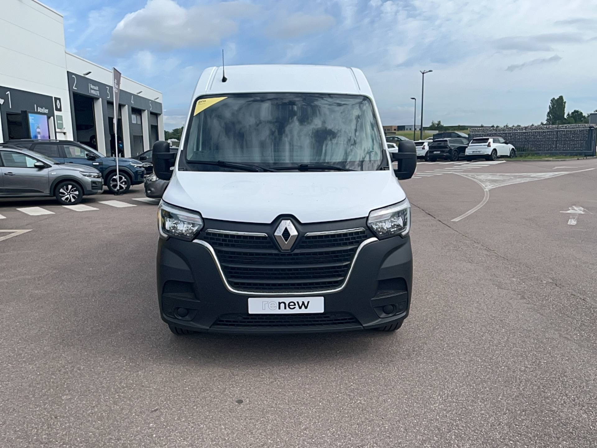 Vente en ligne Renault Master Fourgon MASTER FGN TRAC F3500 L2H2 BLUE DCI 135 au prix de 22 490 €