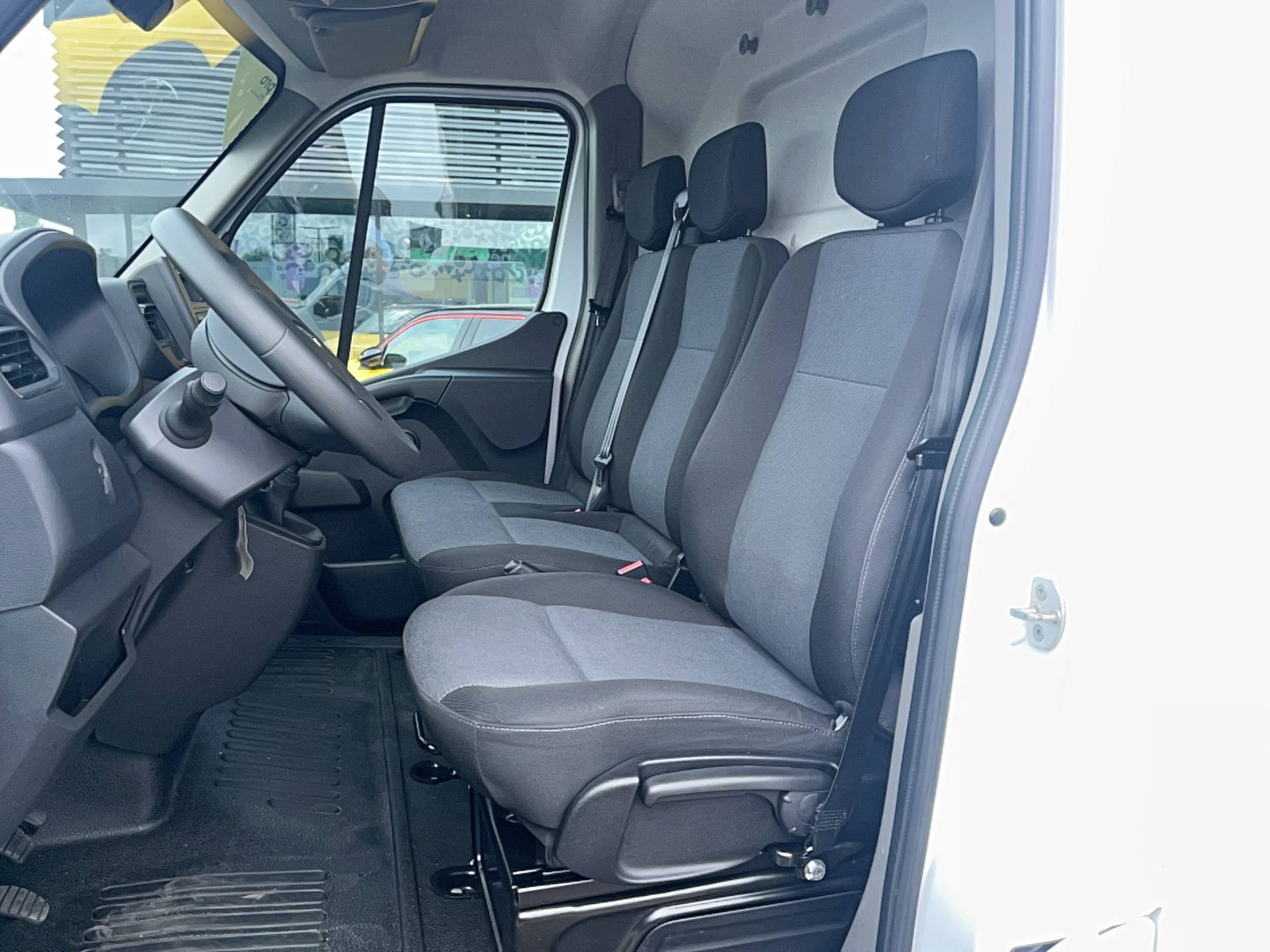 Vente en ligne Renault Master Fourgon MASTER FGN TRAC F3500 L2H2 BLUE DCI 135 au prix de 22 490 €