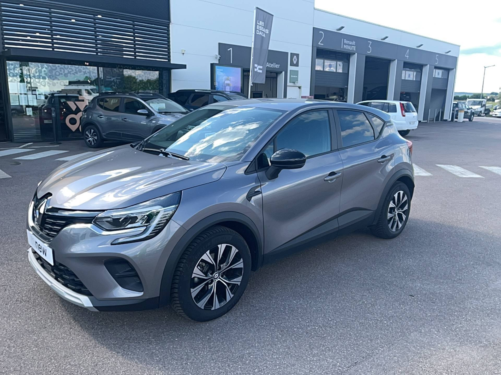 Renault Captur  E-Tech full hybrid 145 occasion de 2022 en vente à Alençon