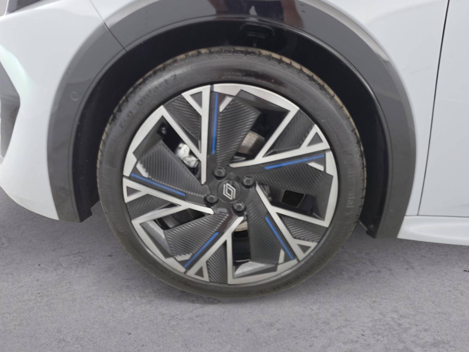 Vente en ligne Renault Clio 6 Clio E-Tech full hybrid 160 ch au prix de 27 991 €
