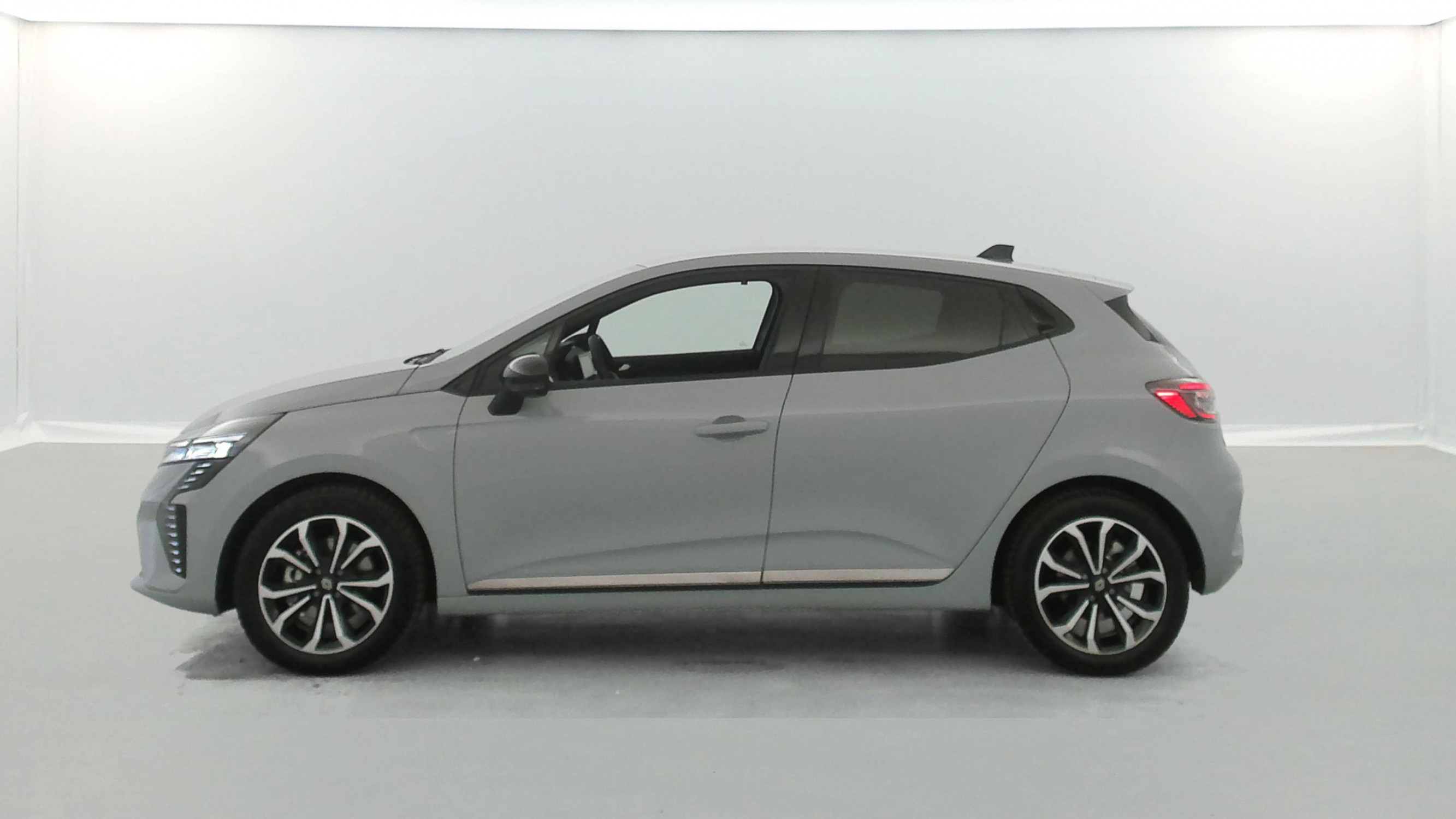 Vente en ligne Renault Clio 5 Clio E-Tech full hybrid 145 ch GSR2 au prix de 19 991 €