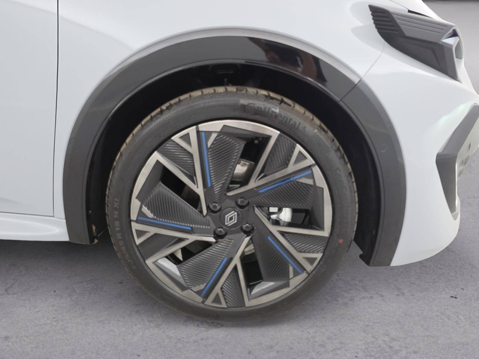 Vente en ligne Renault Clio 6 Clio E-Tech full hybrid 160 ch au prix de 27 991 €