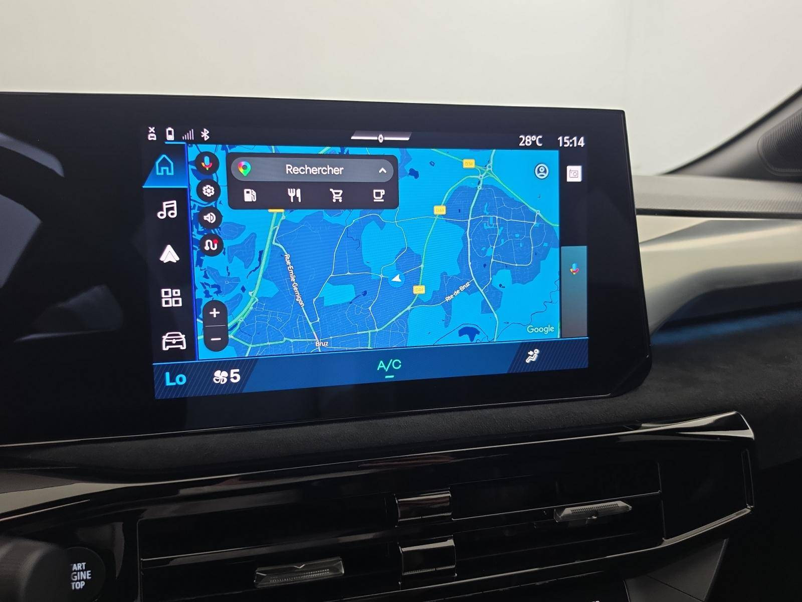 Vente en ligne Renault Clio 6 Clio E-Tech full hybrid 160 ch au prix de 27 991 €
