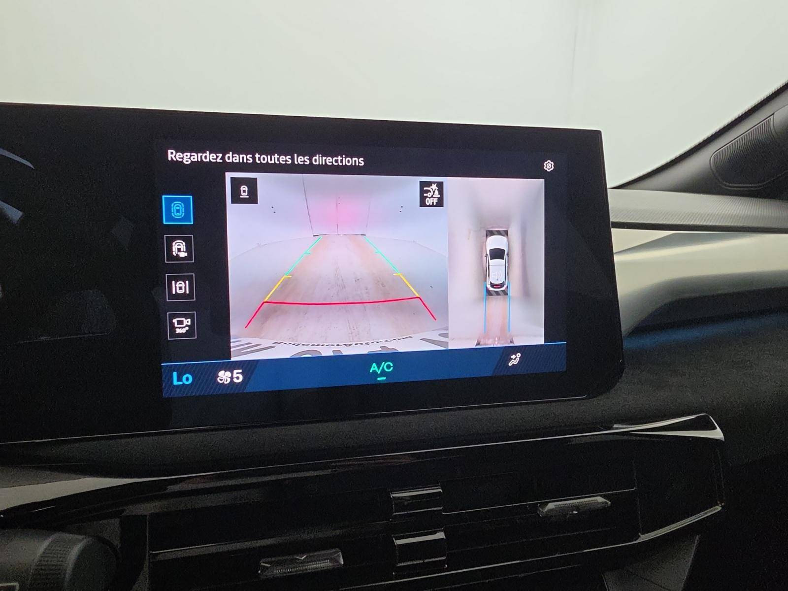 Vente en ligne Renault Clio 6 Clio E-Tech full hybrid 160 ch au prix de 27 991 €