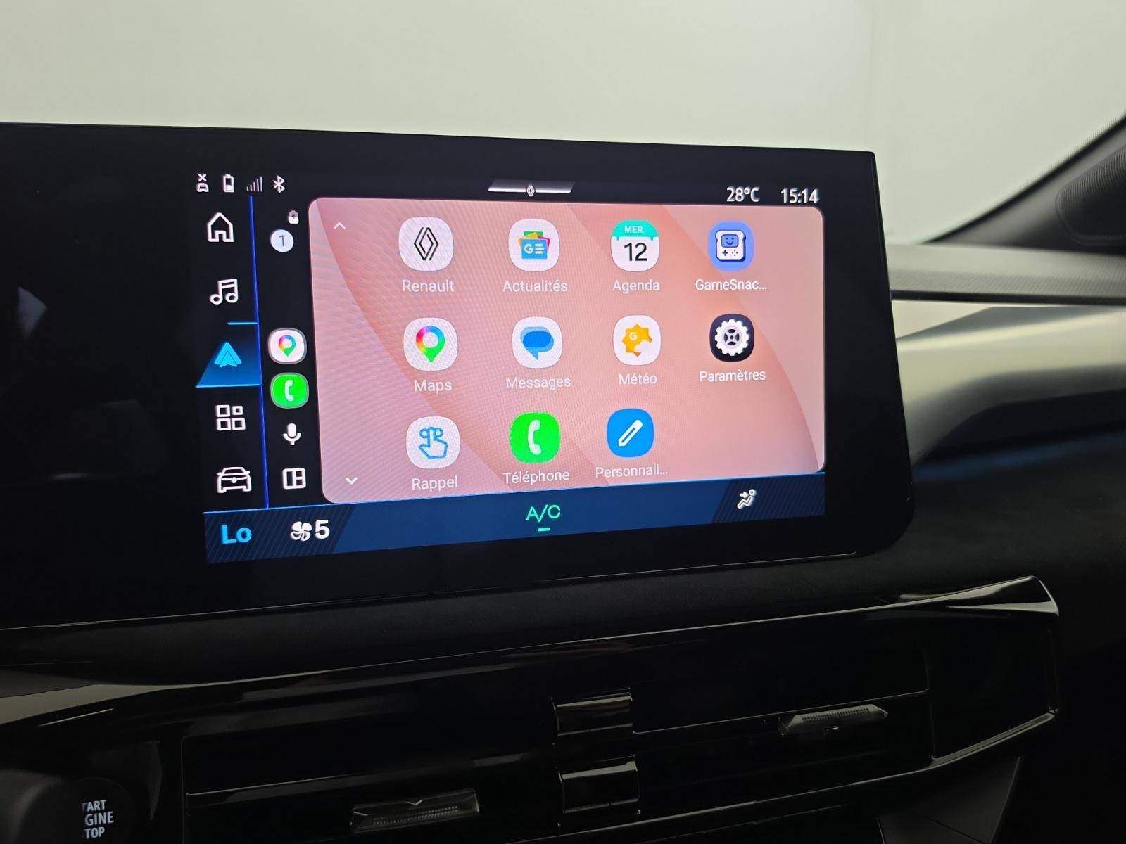 Vente en ligne Renault Clio 6 Clio E-Tech full hybrid 160 ch au prix de 27 991 €