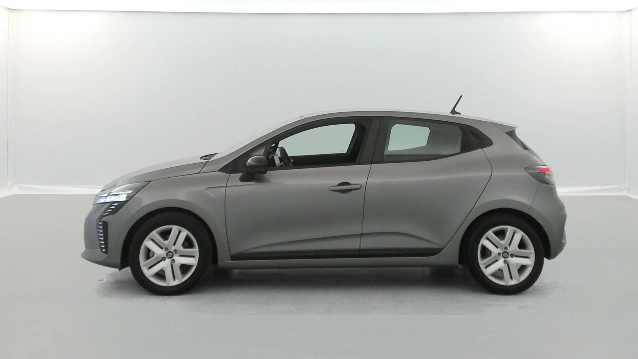 Vente en ligne Renault Clio 5 Clio E-Tech full hybrid 145 ch GSR2 au prix de 17 391 €