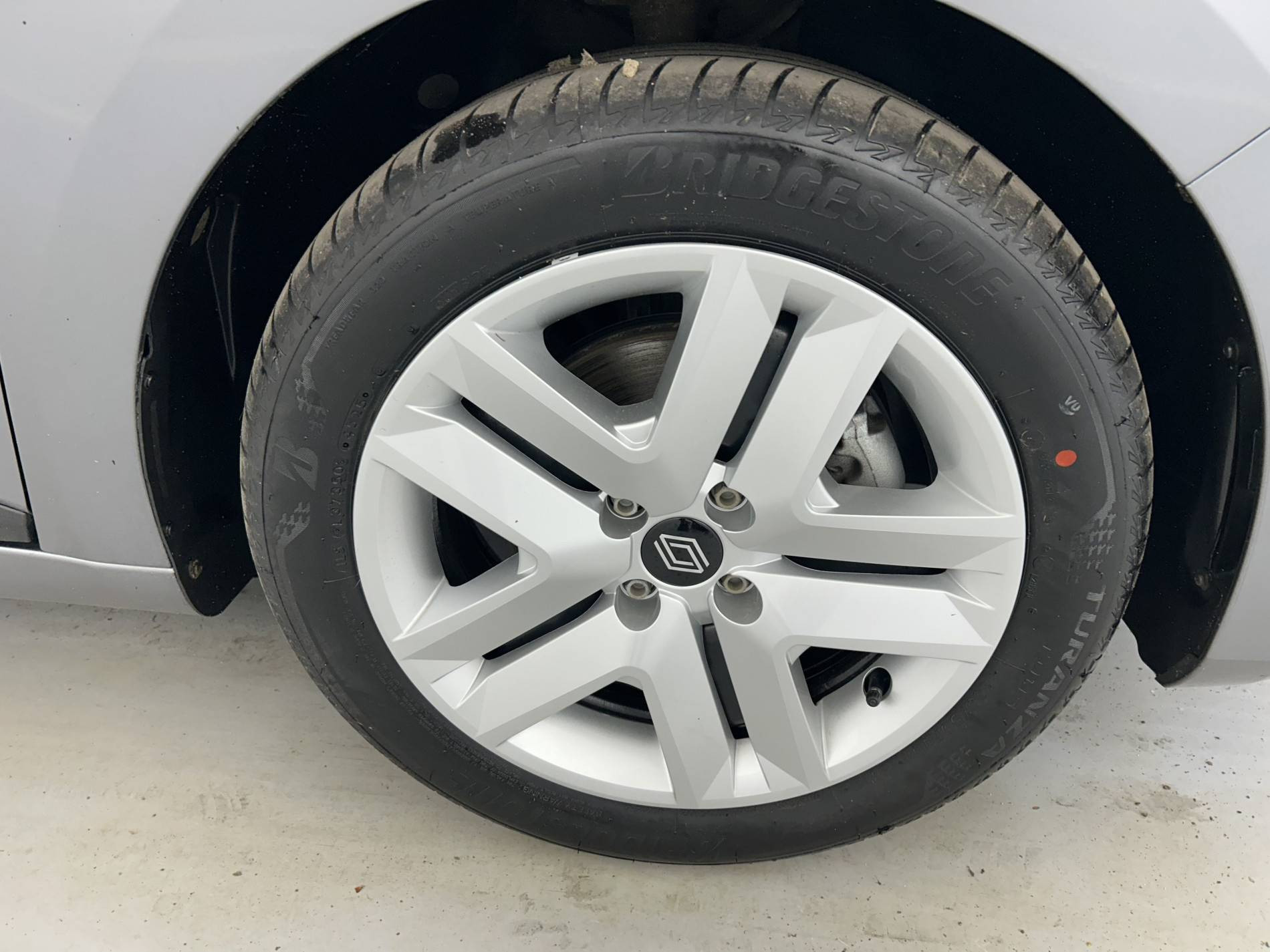 Vente en ligne Renault Clio 5 Clio E-Tech full hybrid 145 ch GSR2 au prix de 17 391 €