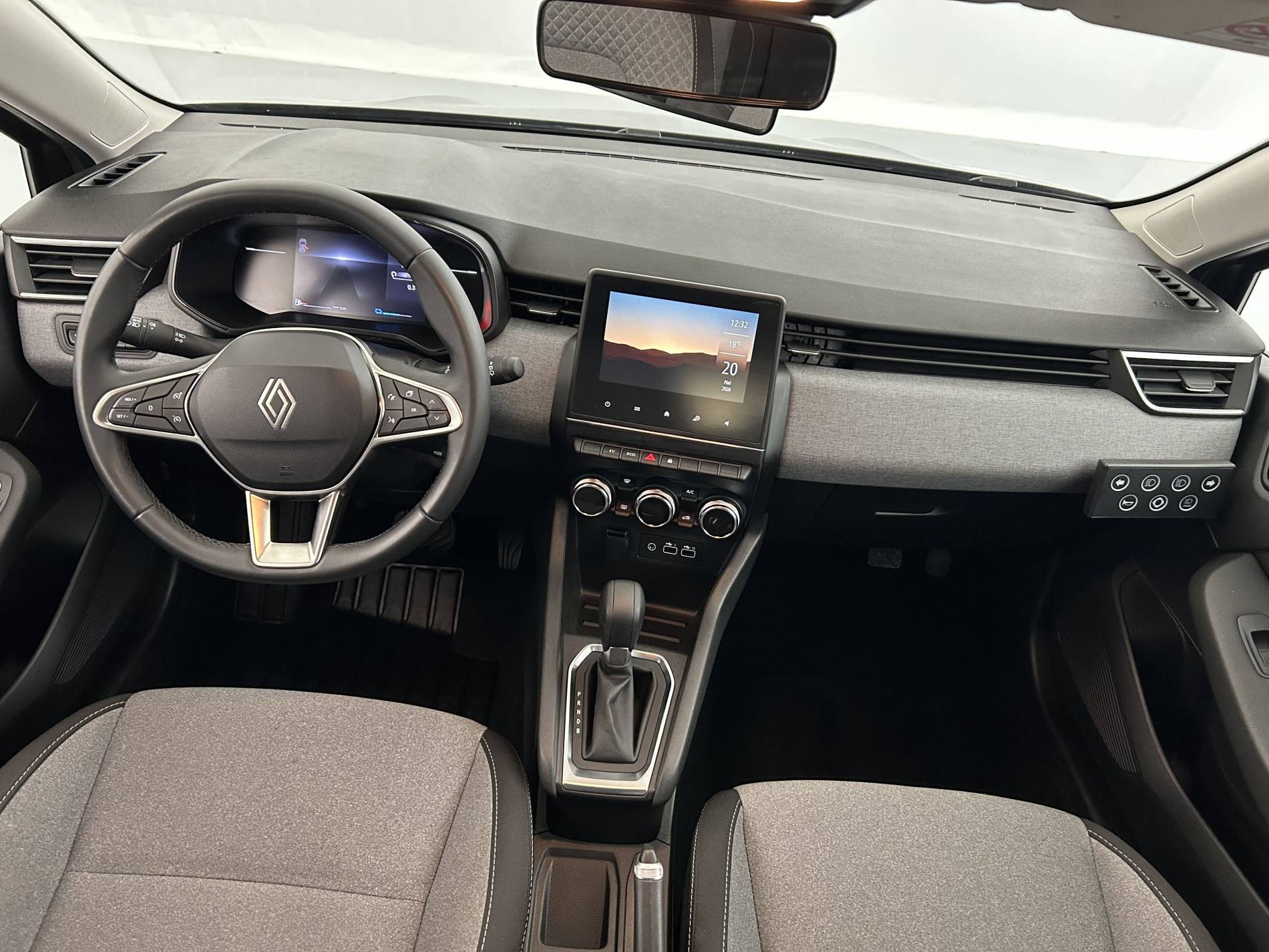 Vente en ligne Renault Clio 5 Clio E-Tech full hybrid 145 ch GSR2 au prix de 17 391 €