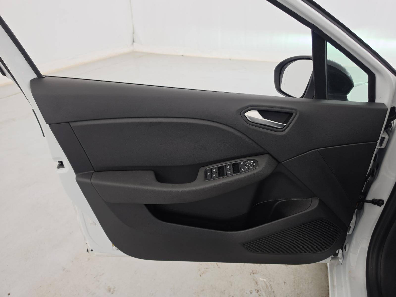 Vente en ligne Renault Clio 5 Clio TCe 90 au prix de 13 690 €