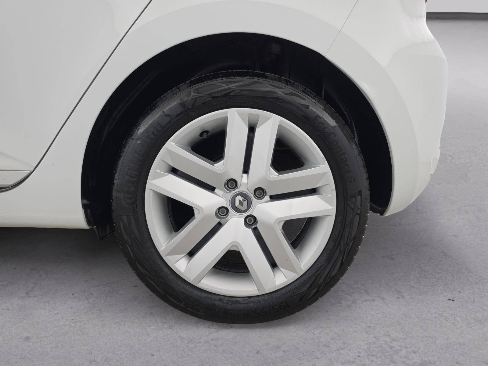 Vente en ligne Renault Clio 5 Clio TCe 90 - 21N au prix de 12 490 €