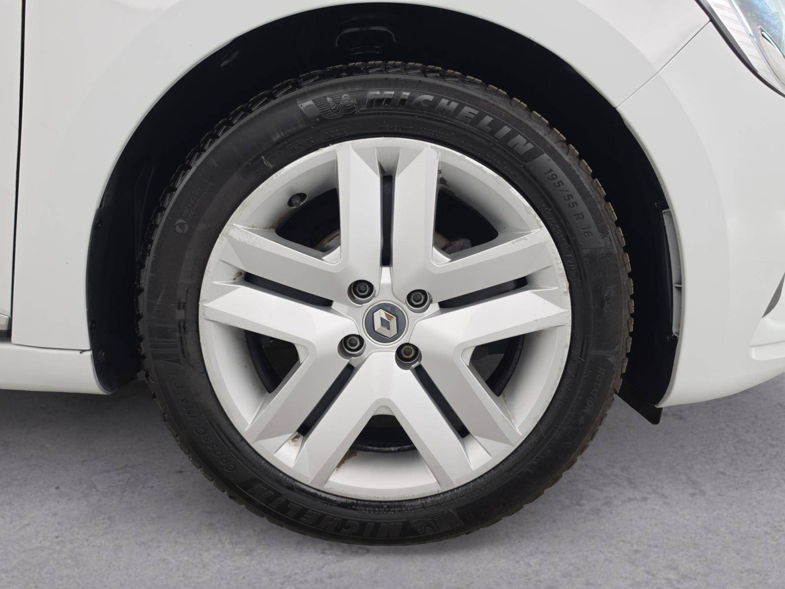 Vente en ligne Renault Clio 5 Clio TCe 90 - 21N au prix de 12 490 €